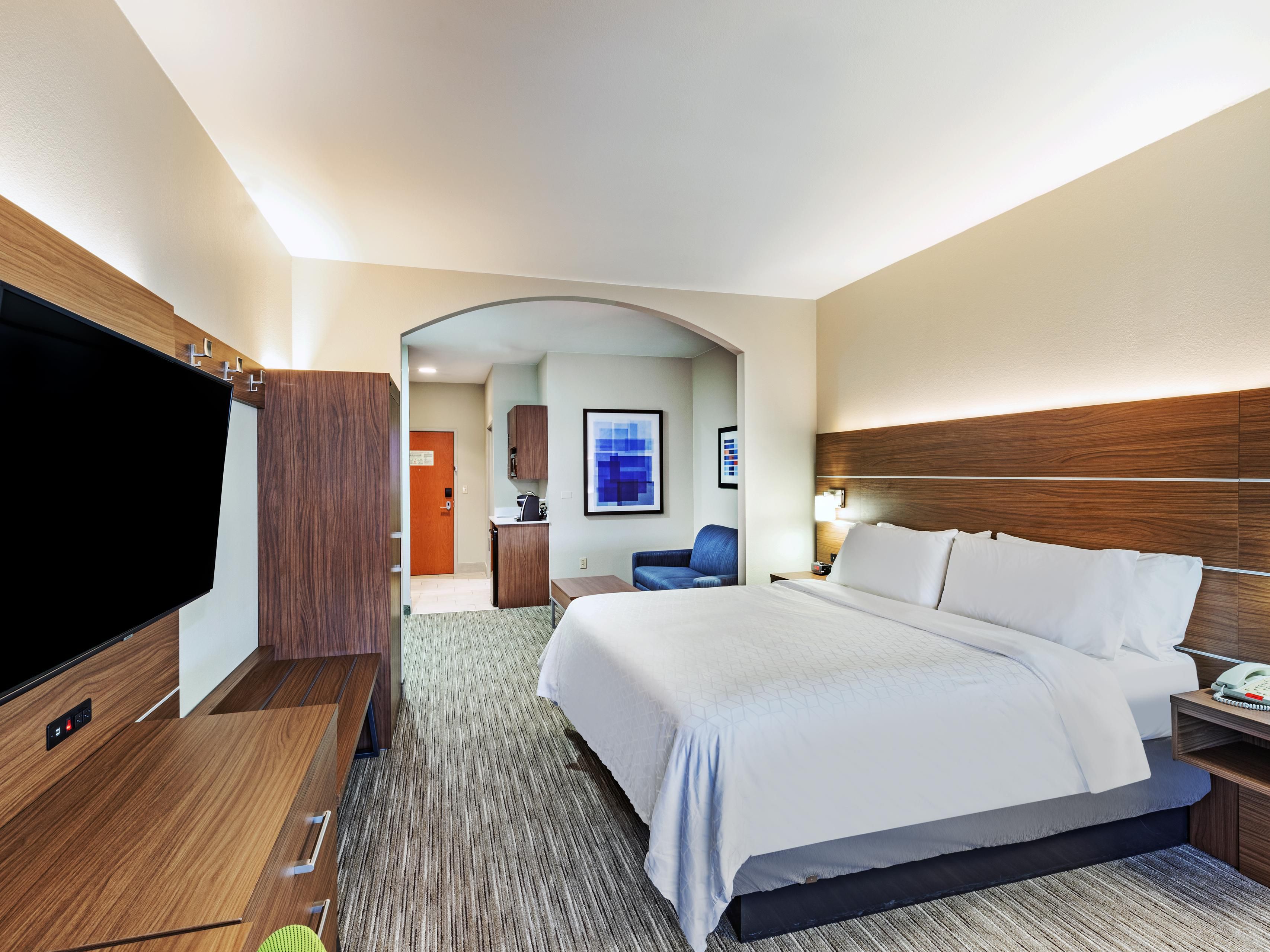 Rooms & Suites