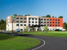 Holiday Inn Express & Suites Queensbury - Lake George Area