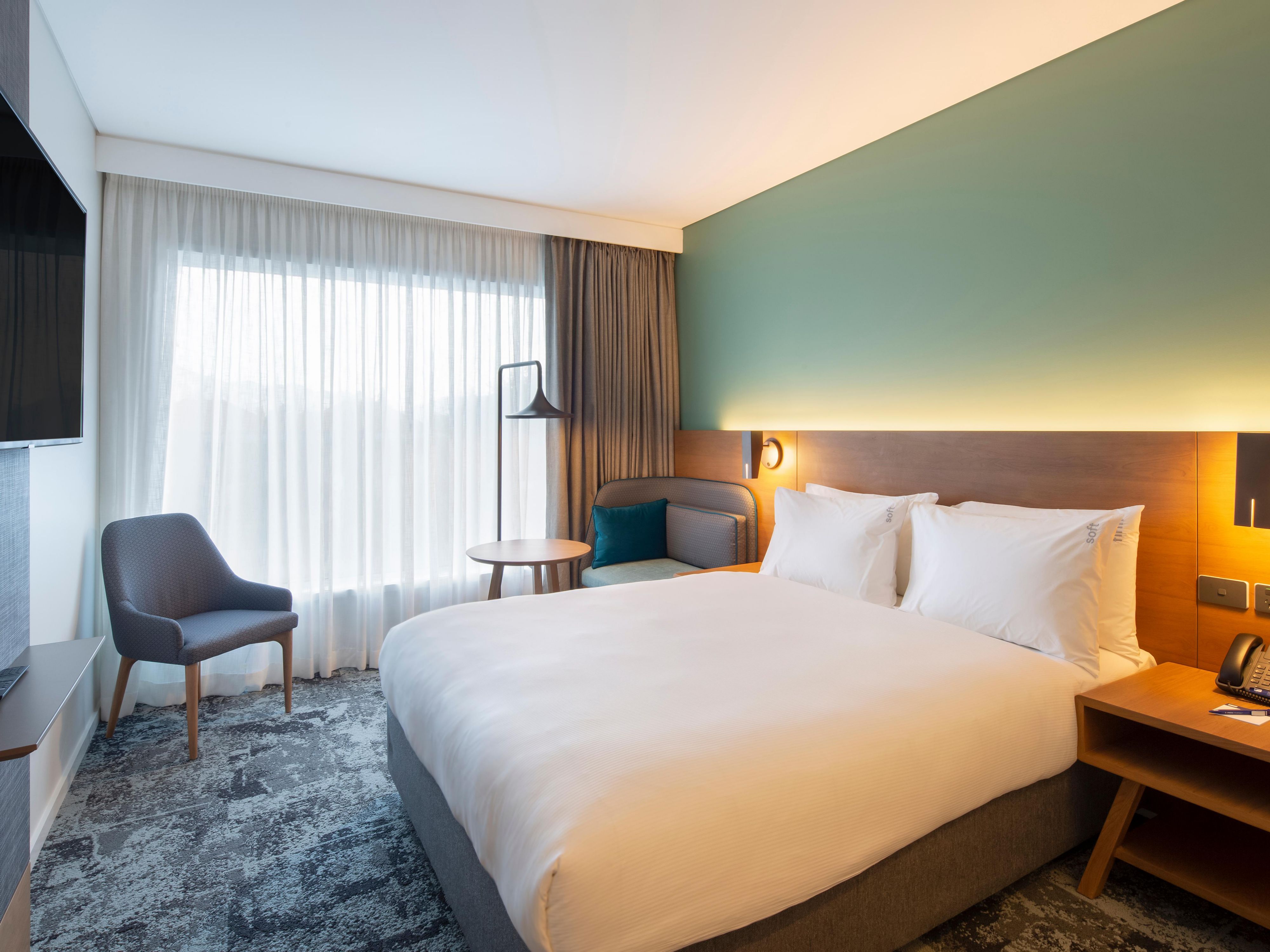 Holiday Inn Express & Suites Queenstown Queenstown,