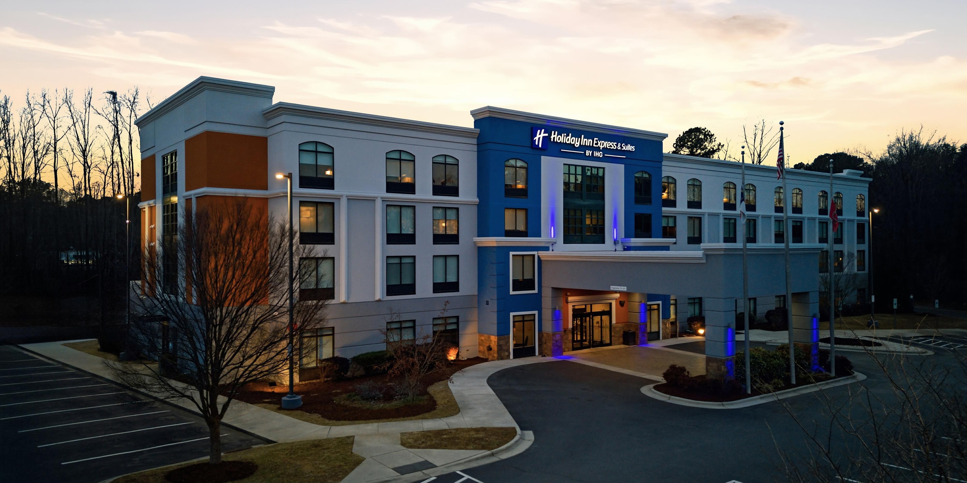 Holiday Inn Express & Suites Raleigh West - Lenovo Center