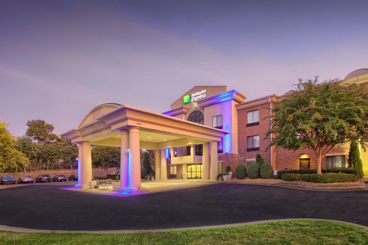 Holiday Inn Express & Suites Raleigh North