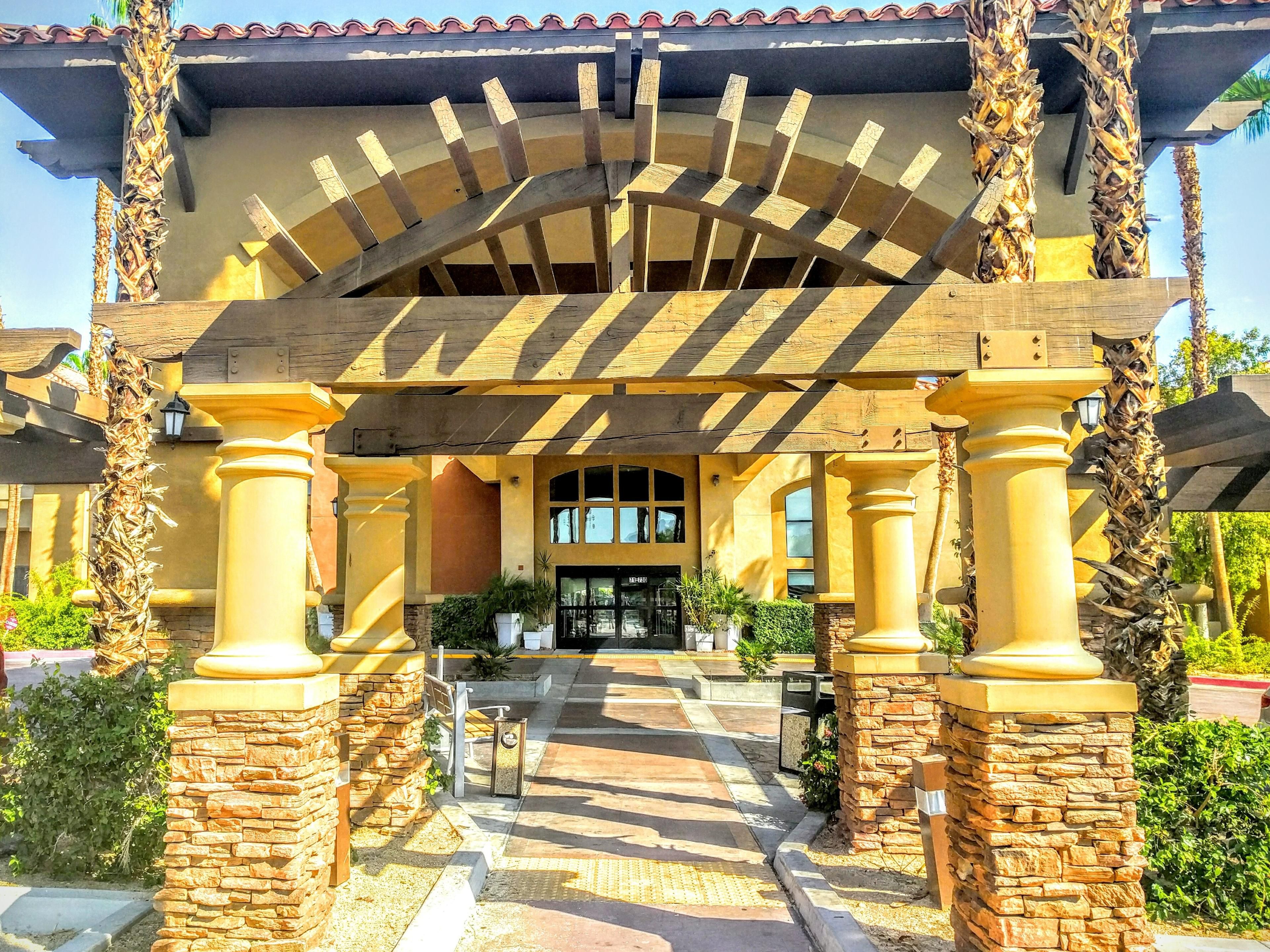 The entrance to our top-rated hotel with exceptional service.