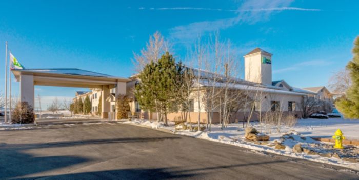 Holiday Inn Express & Suites Raton