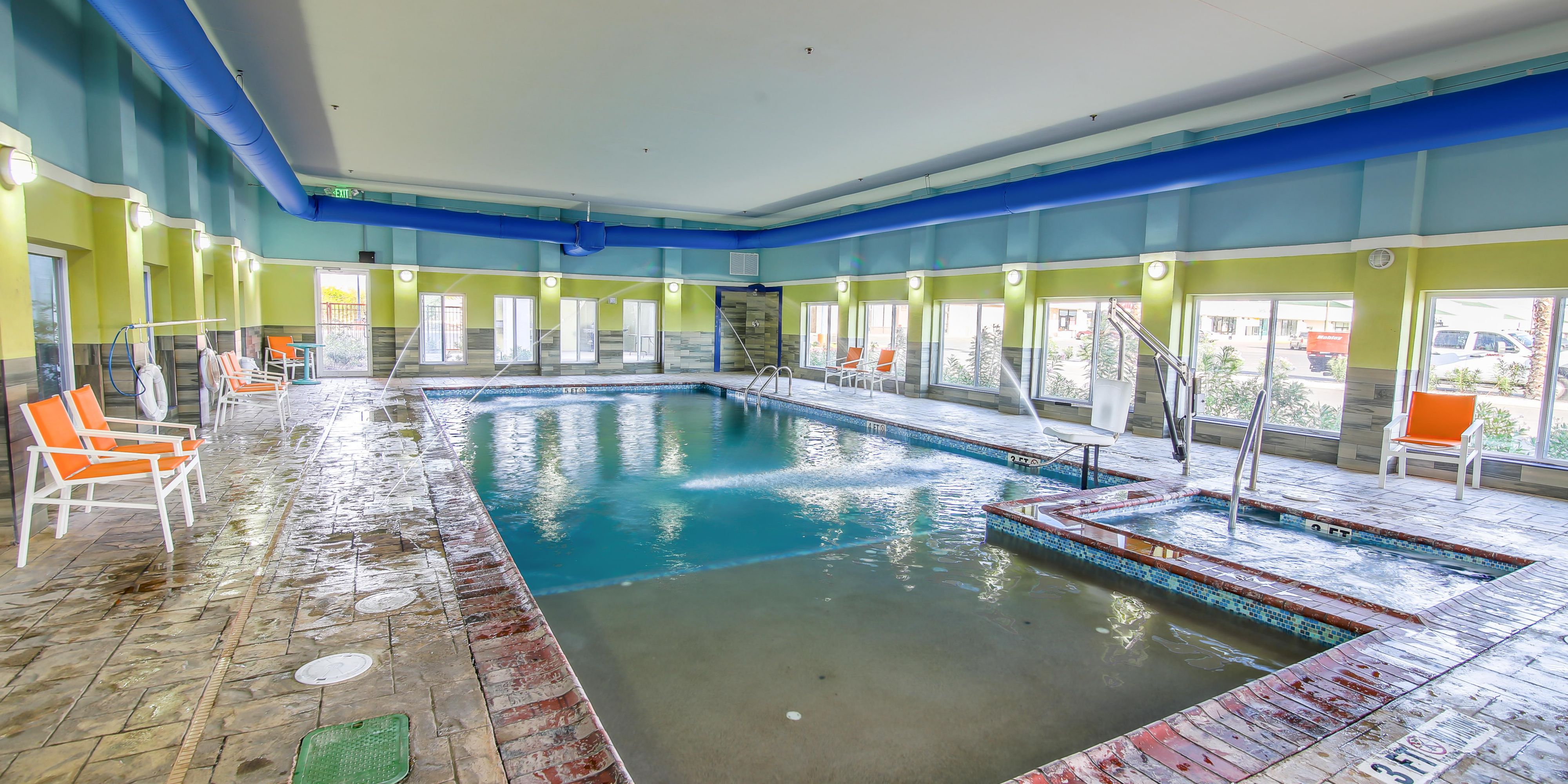 PetFriendly Hotel in Raymondville, TX Holiday Inn Express & Suites