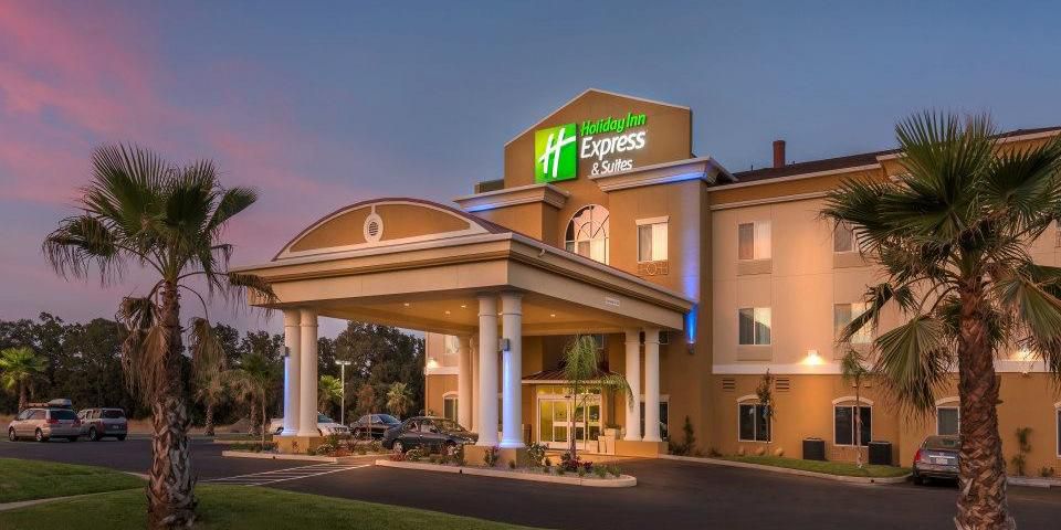 Holiday Inn Express & Suites Red Bluff-South Redding Area