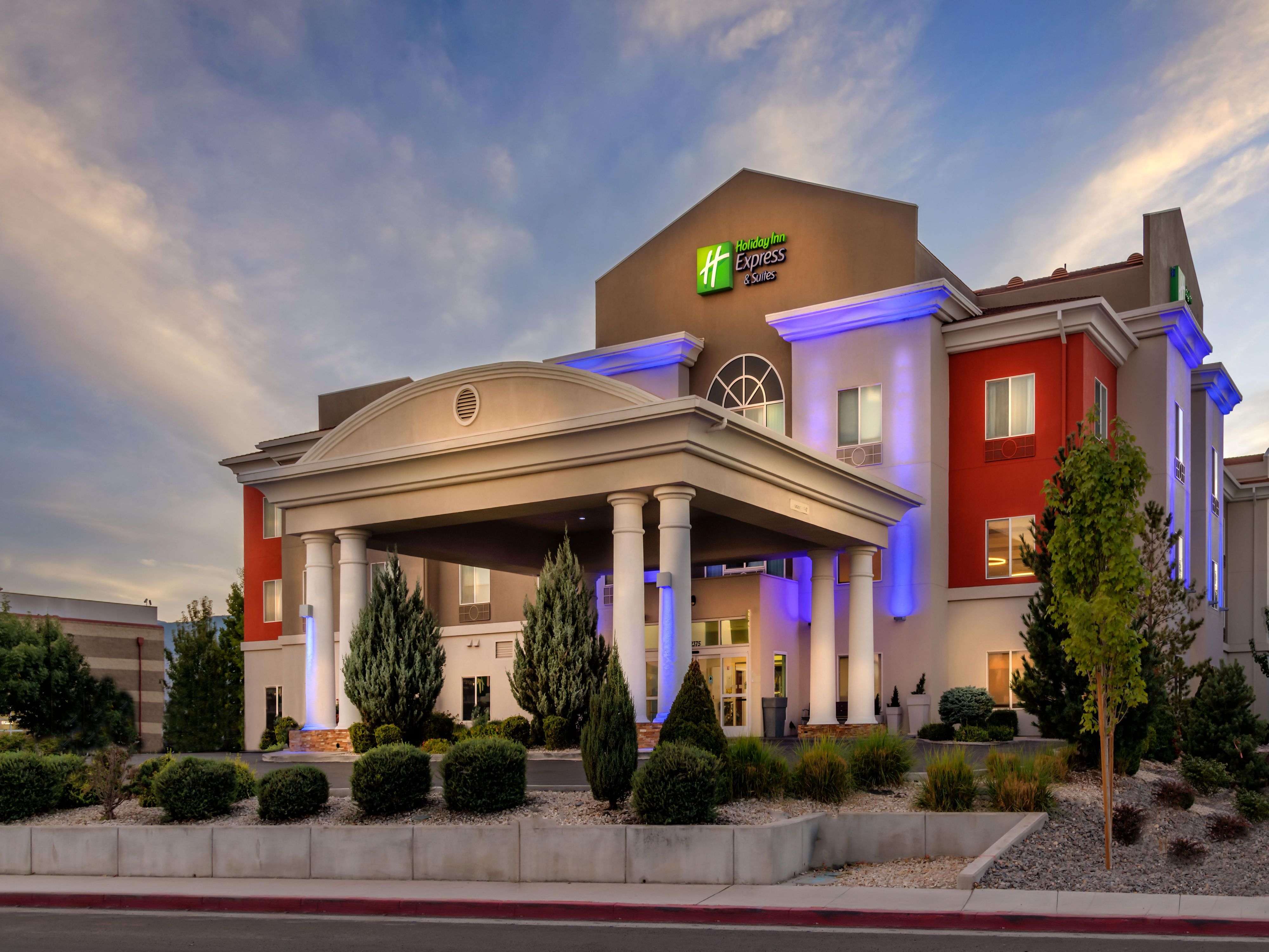 Holiday Inn Express & Suites Reno Airport Hotel by IHG