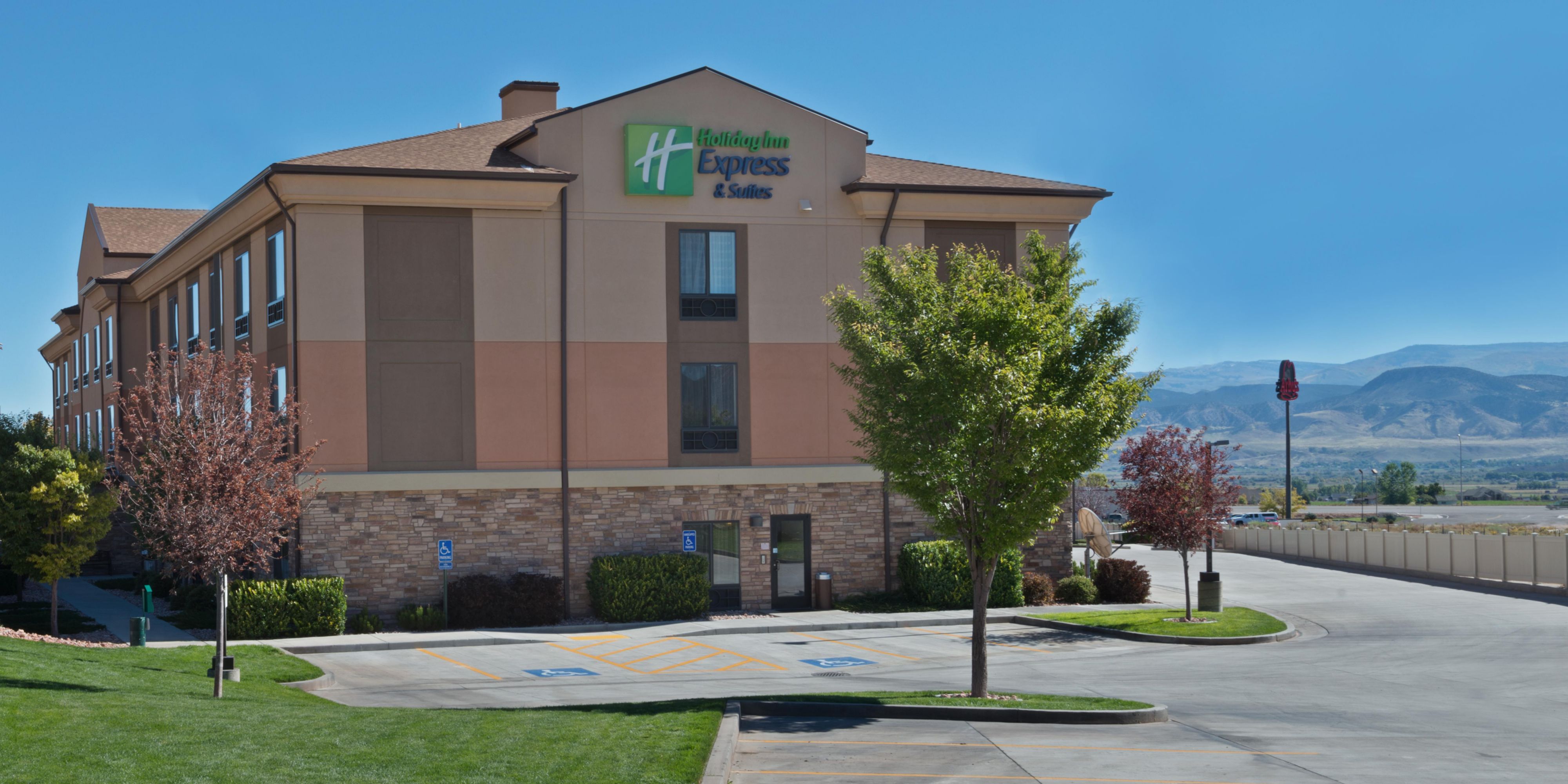 Holiday Inn Express & Suites Richfield Map & Driving Directions