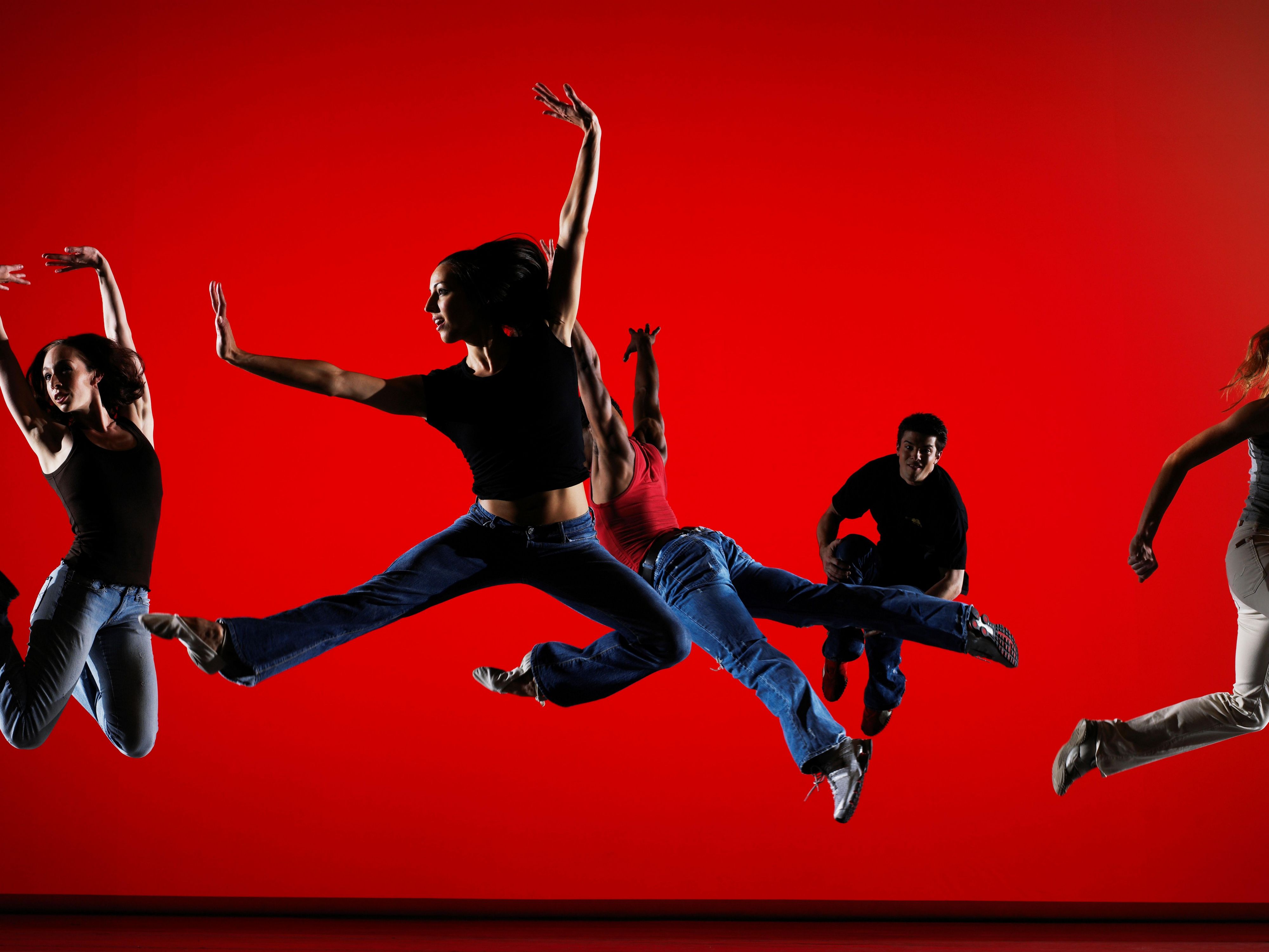 Just half a mile from top Wheeling dance competitions like Velocity Dance Convention, Celebrity Dance Chicago, Dance Revolution & Monsters Dance, we offer great rates for groups and solo travelers. Enjoy comfort and convenience—call us directly to book your stay today!