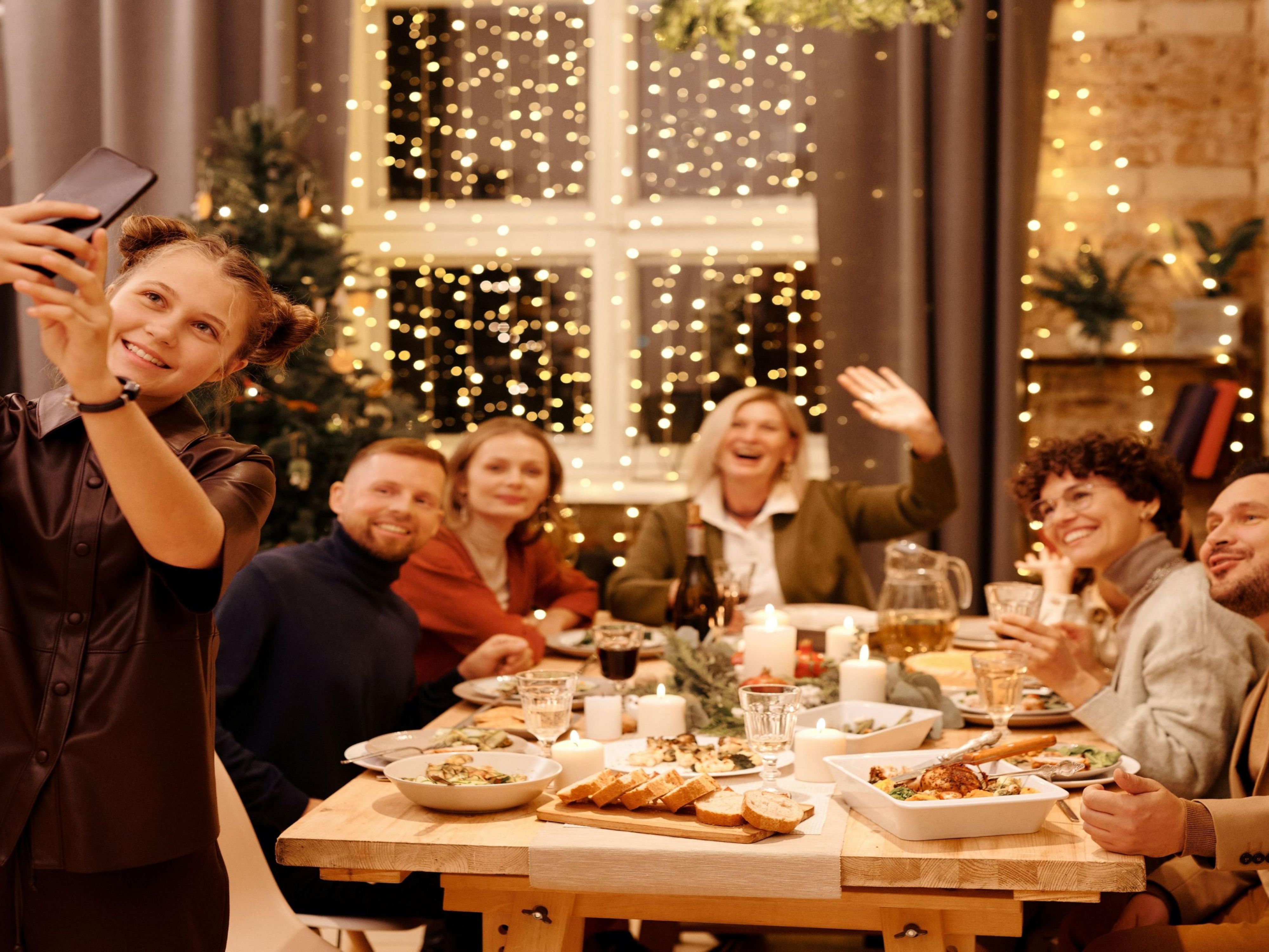 Visiting family or friends in the Deerfield and Riverwoods area? Enjoy a comfortable stay with us and take advantage of our complimentary weekday shuttle service within a 5-mile radius. Book now to secure exclusive Thanksgiving rates and make your holiday travel hassle-free!