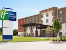 Holiday Inn Express & Suites Roanoke – Civic Center 