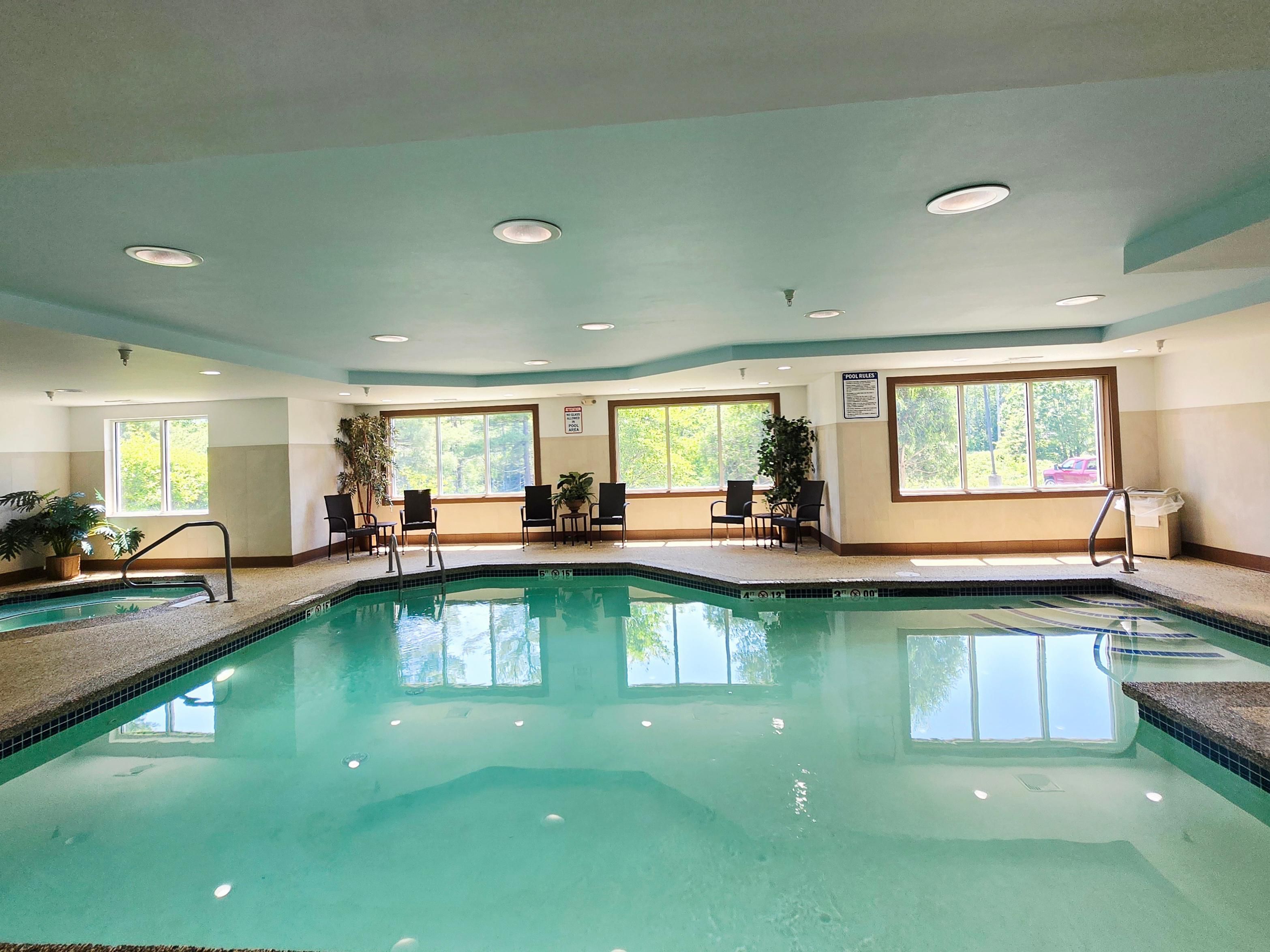 Hotel Rochester, NH | Holiday Inn Express & Suites Rochester