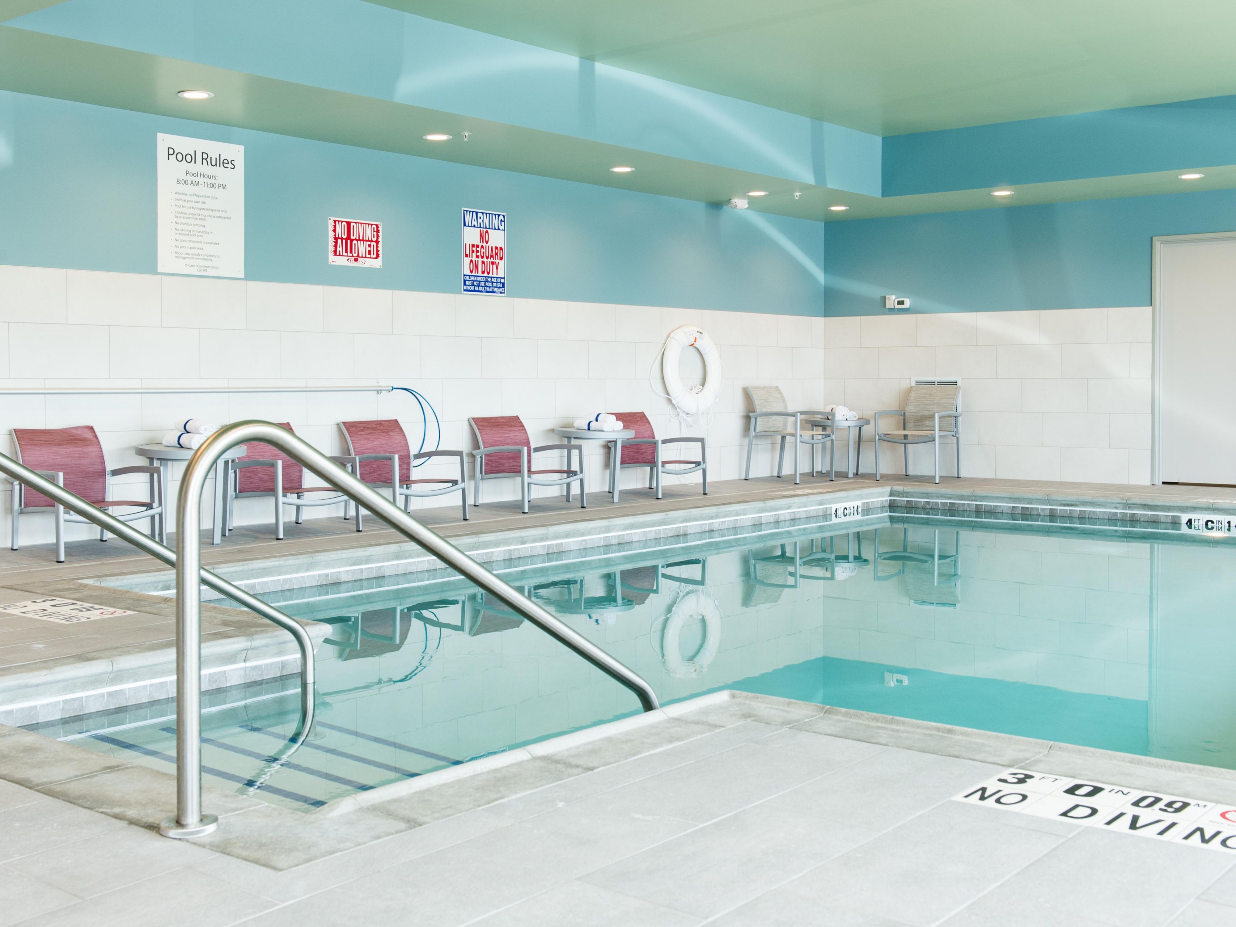 The Holiday Inn Express & Suites Rock Falls offers a sparkling heated indoor pool for you to take a dip in and unwind in after a long day. 