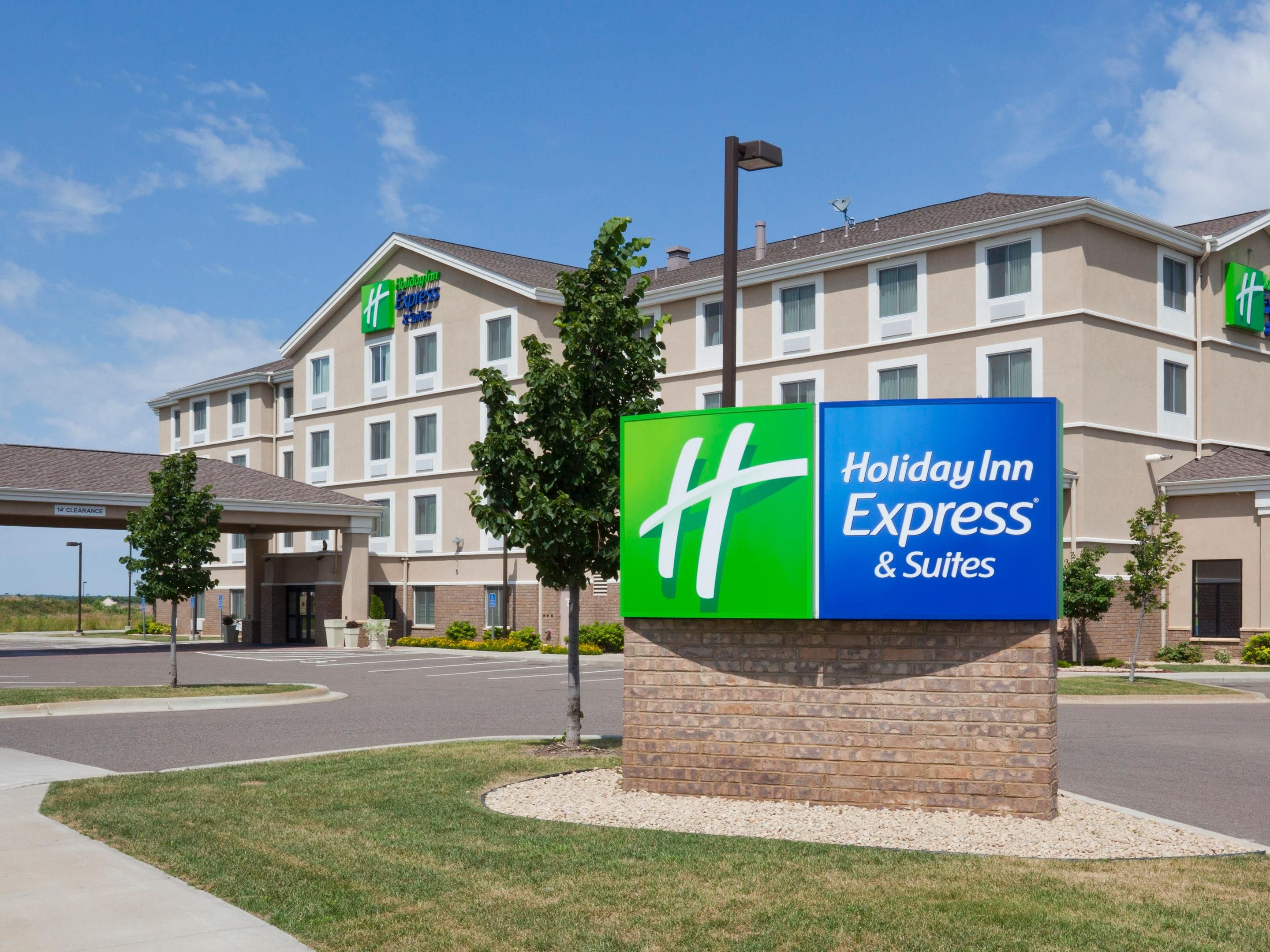 Holiday Inn Express & Suites St. Paul Ne (Vadnais Heights)