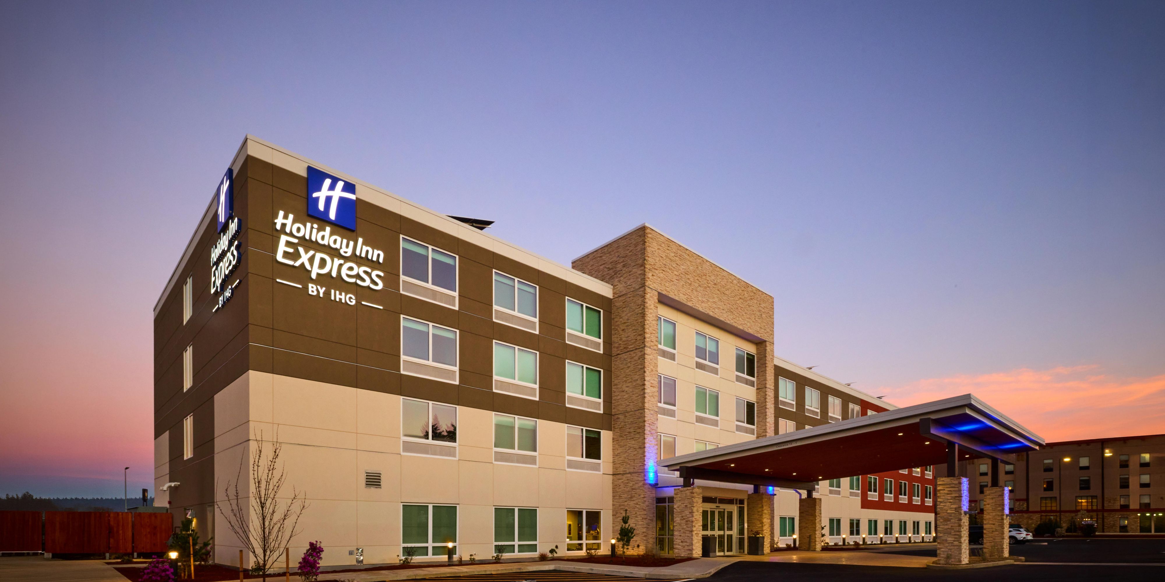 Holiday Inn Express & Suites Roseburg North