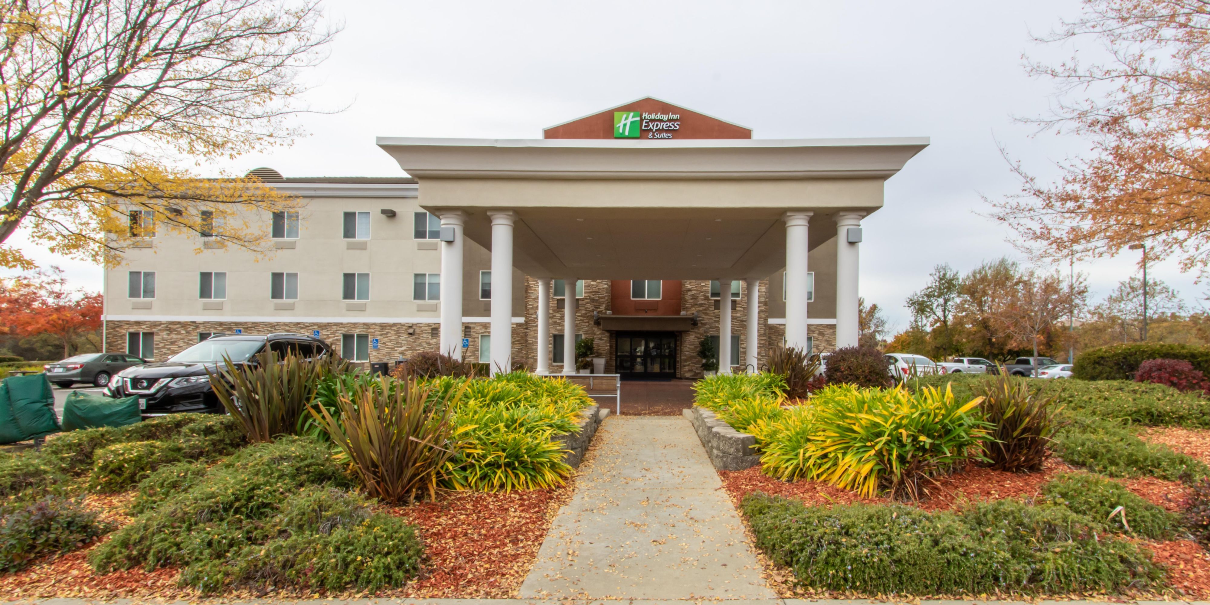 Holiday Inn Express & Suites Roseville - Galleria Area