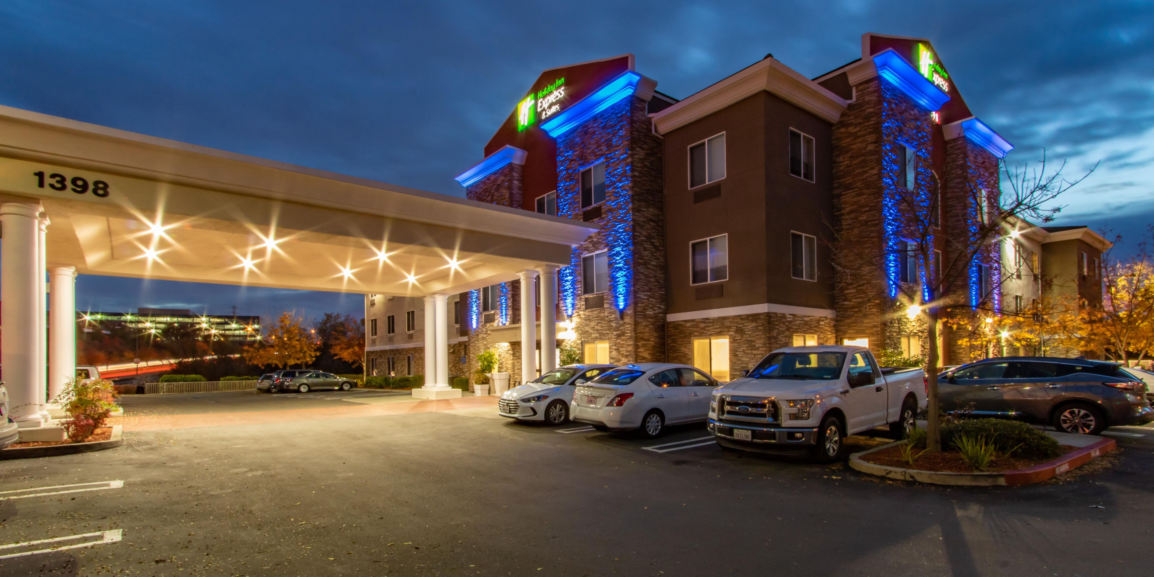 Holiday Inn Express & Suites Roseville Galleria Area Map & Driving