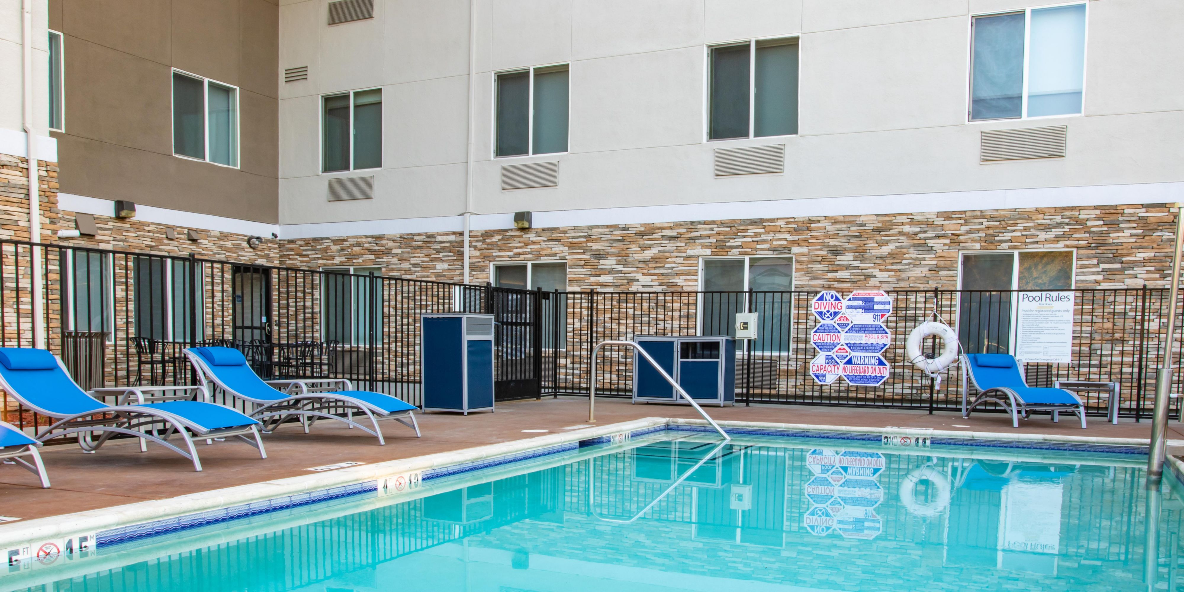 Come swim and relax in our outdoor pool. Hours: 8:00am to 10pm ( Daily).