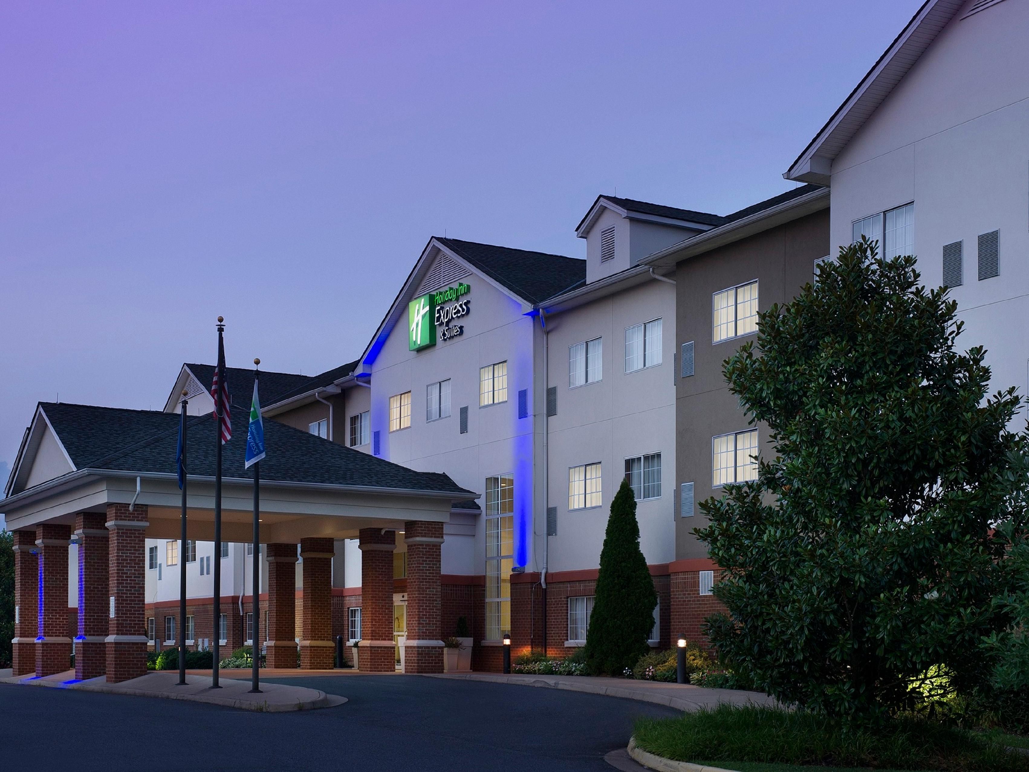 Welcome home to the Holiday Inn Express & Suites Ruckersville, VA.