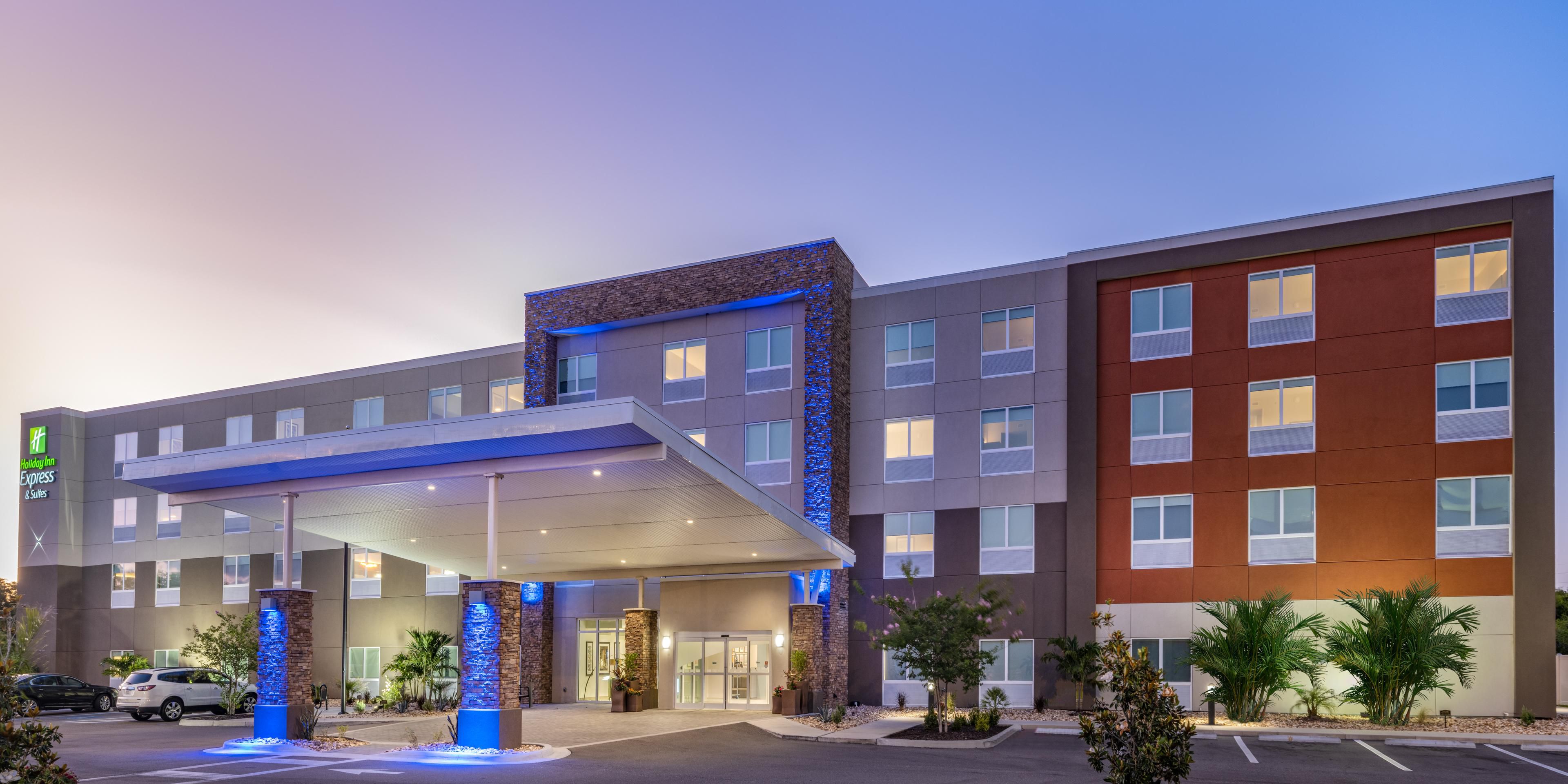 Holiday Inn Express & Suites Ruskin - Sun City