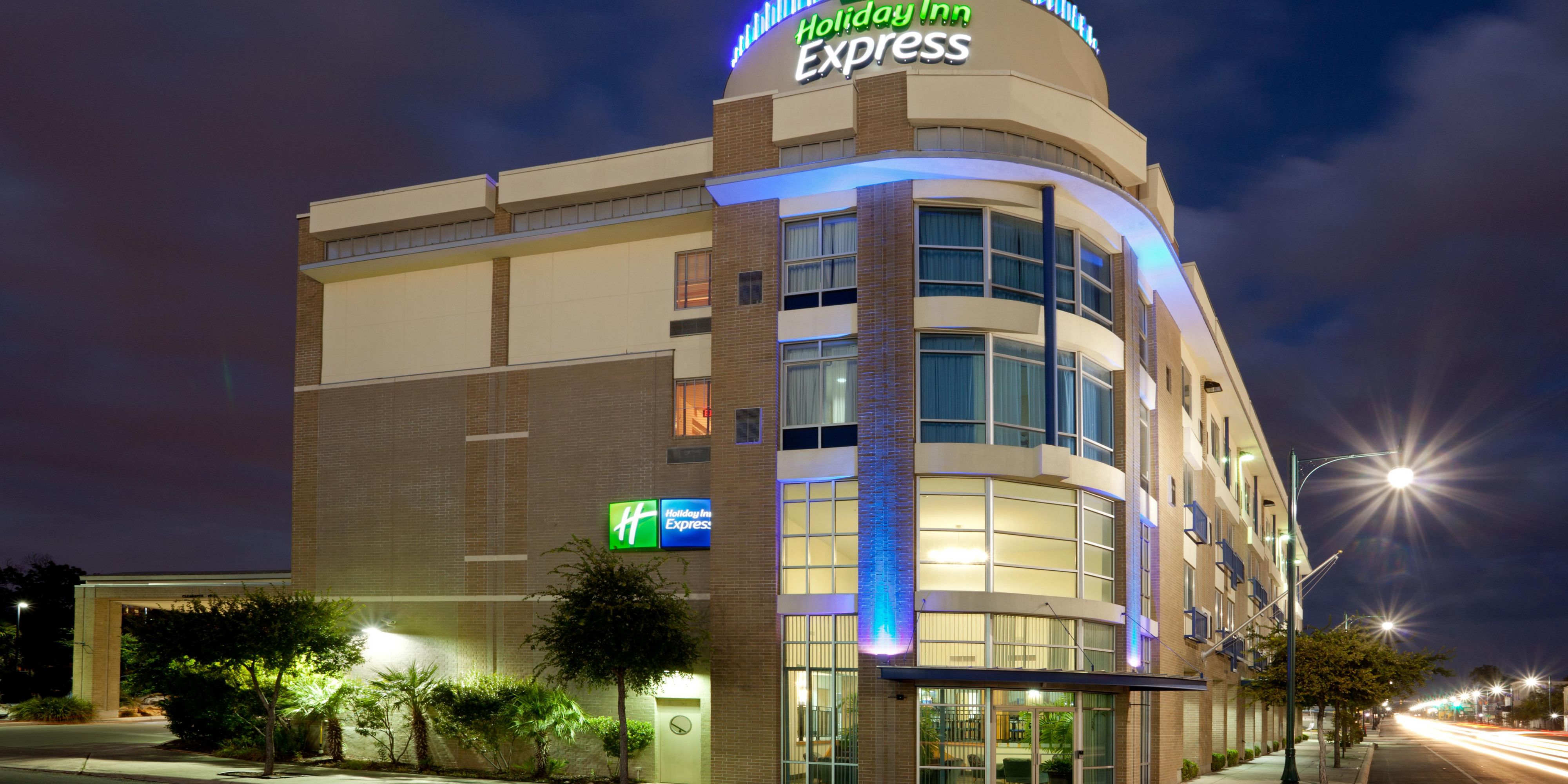 Holiday Inn Express & Suites San Antonio Rivercenter Area Map & Driving