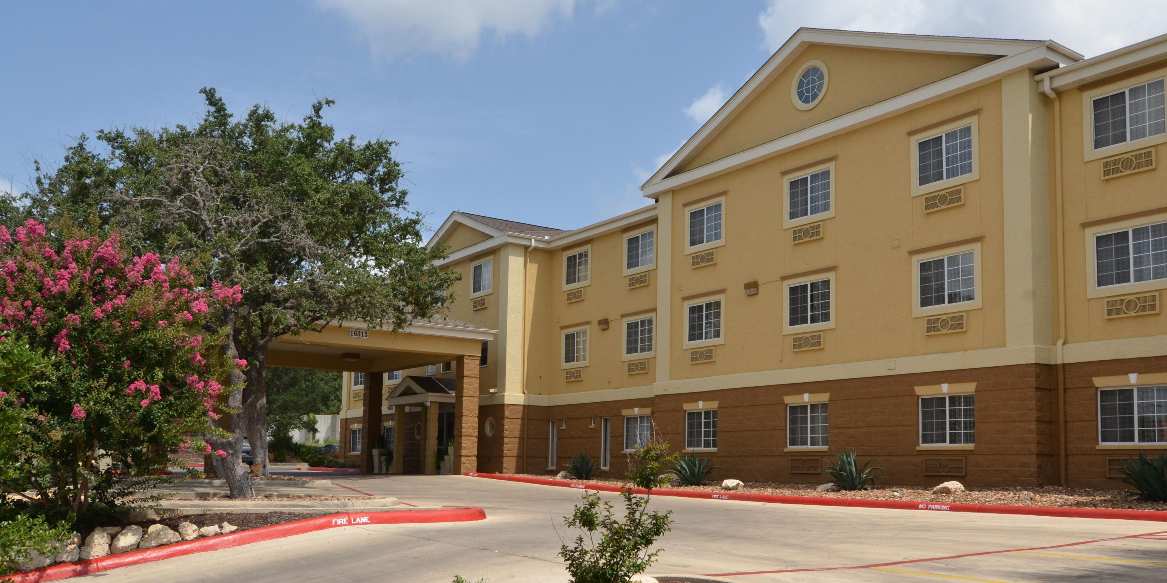 Holiday Inn Express & Suites San Antonio-Airport North