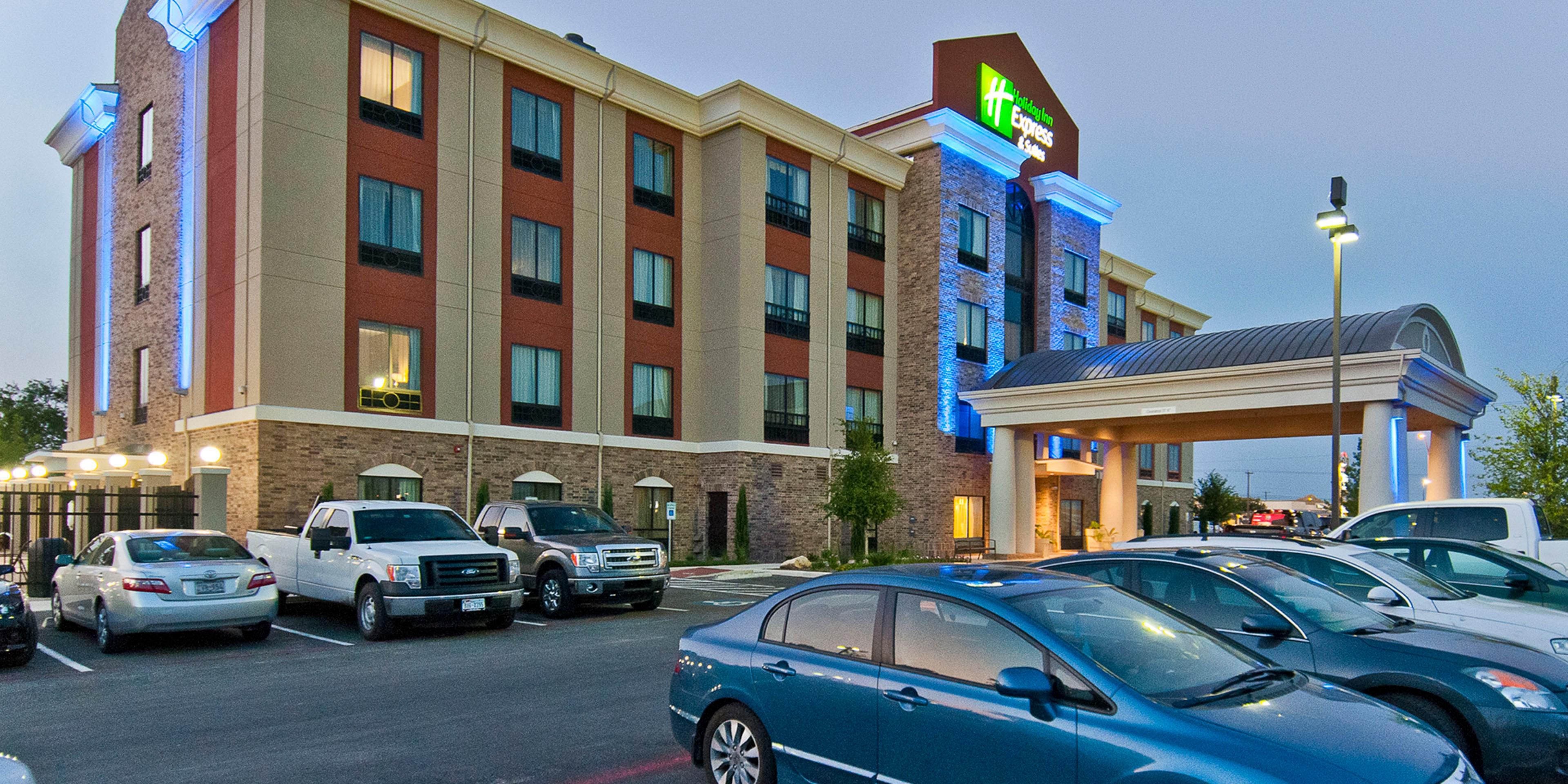 Holiday Inn Express & Suites San Antonio - Frost Bank Ctr