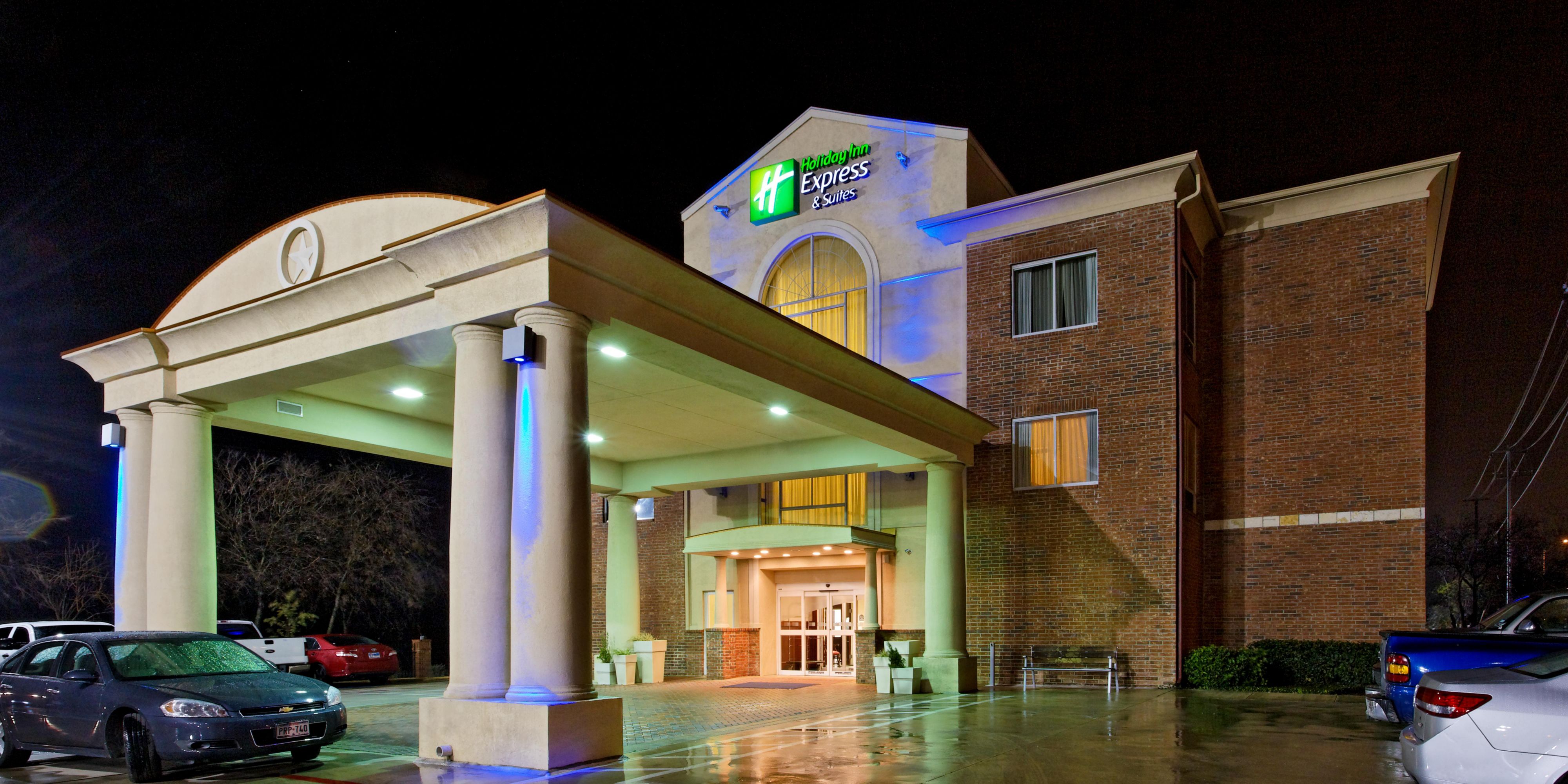 Holiday Inn Express And Suites San Antonio 4305473624 2x1