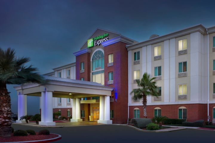 Holiday Inn Express & Suites San Antonio West