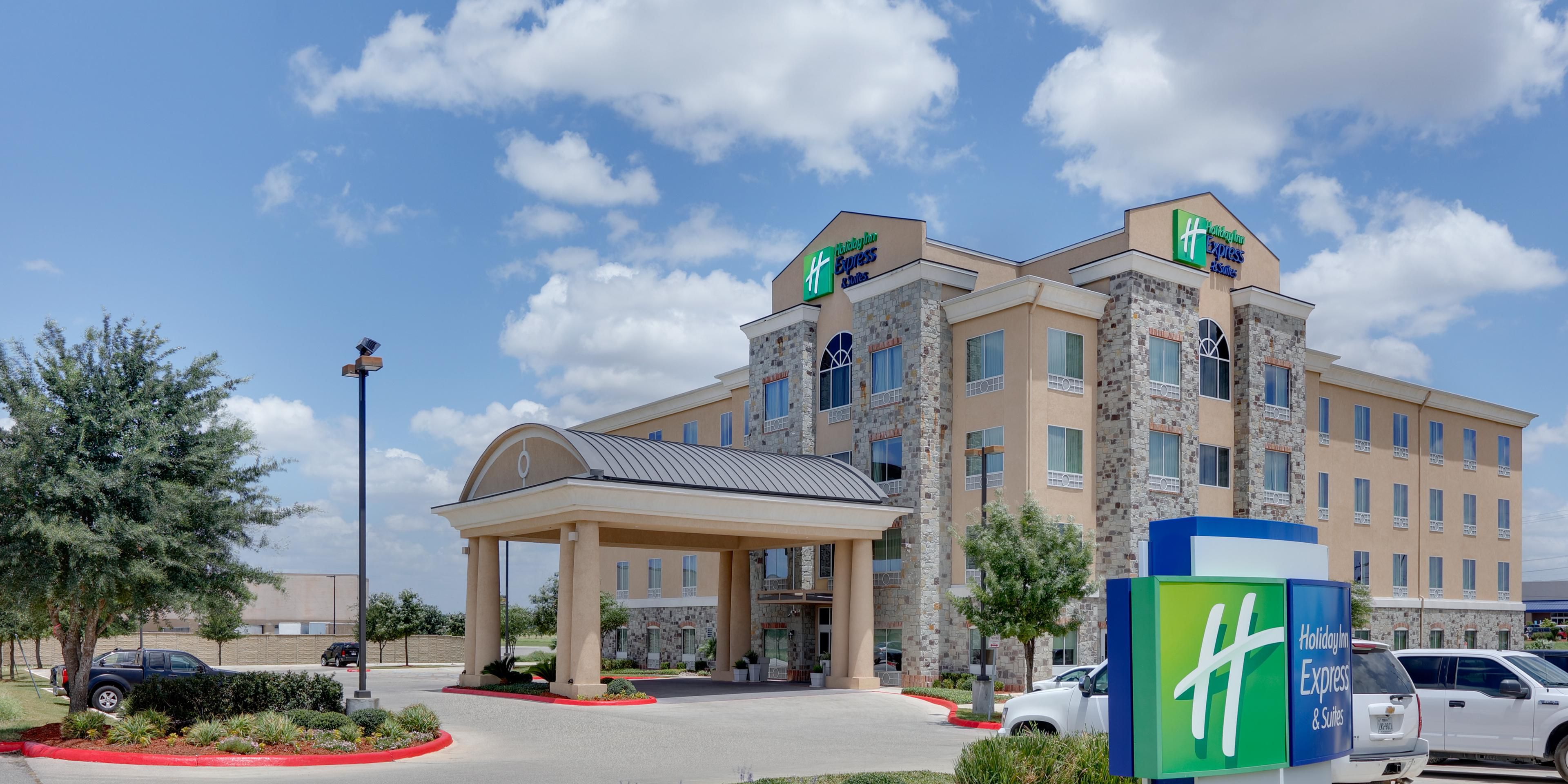Holiday Inn Express & Suites San Antonio Brooks City Base