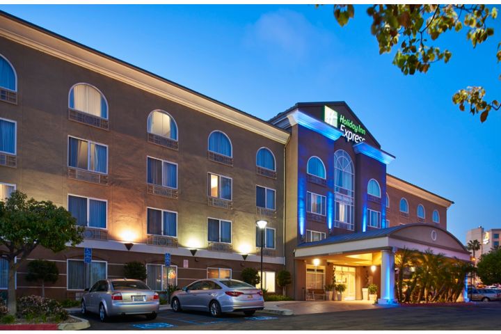 Holiday Inn Express & Suites San Diego-Sorren