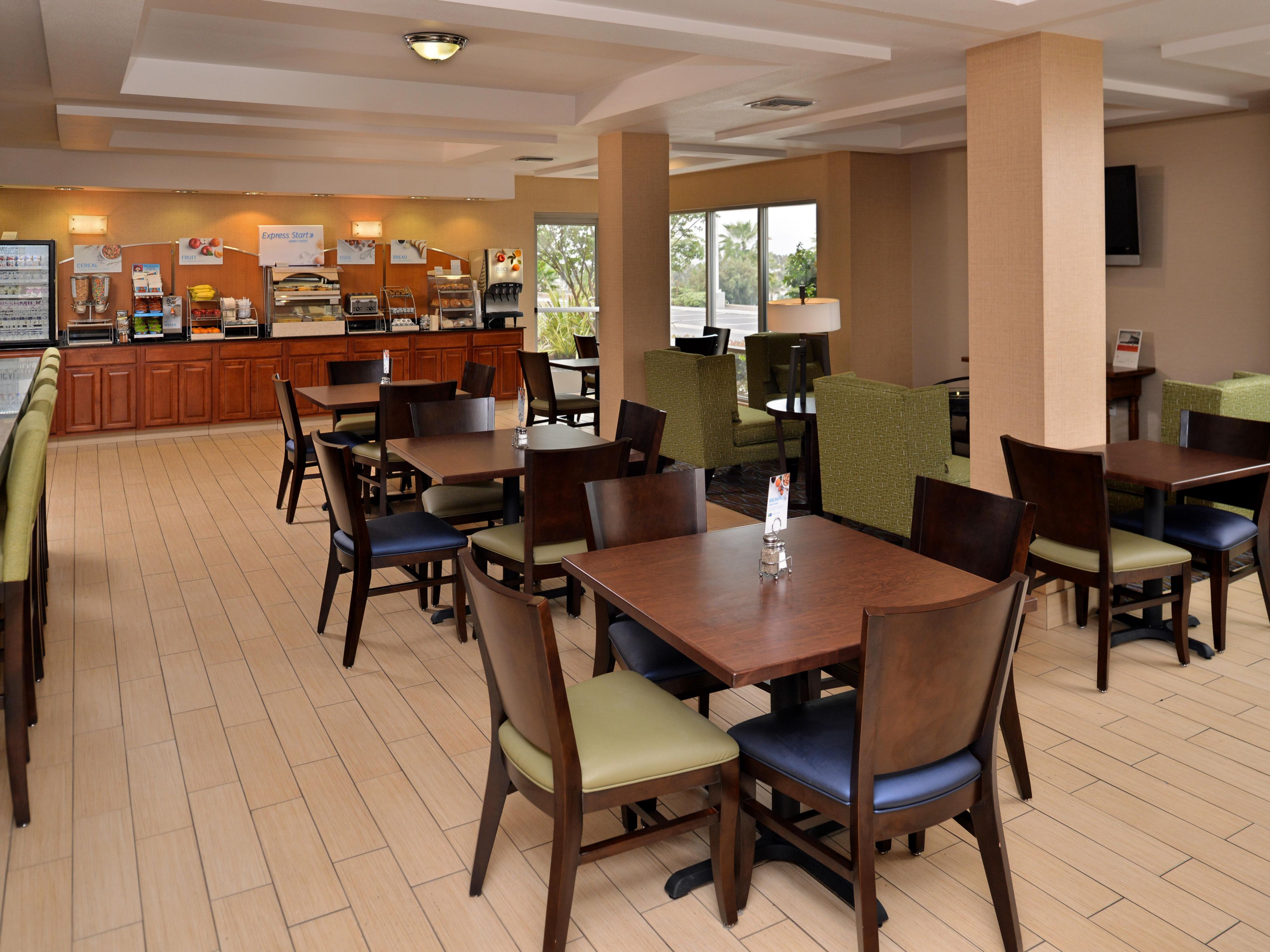 Restaurantes cercanos Holiday Inn Express & Suites San Diego Otay Mesa