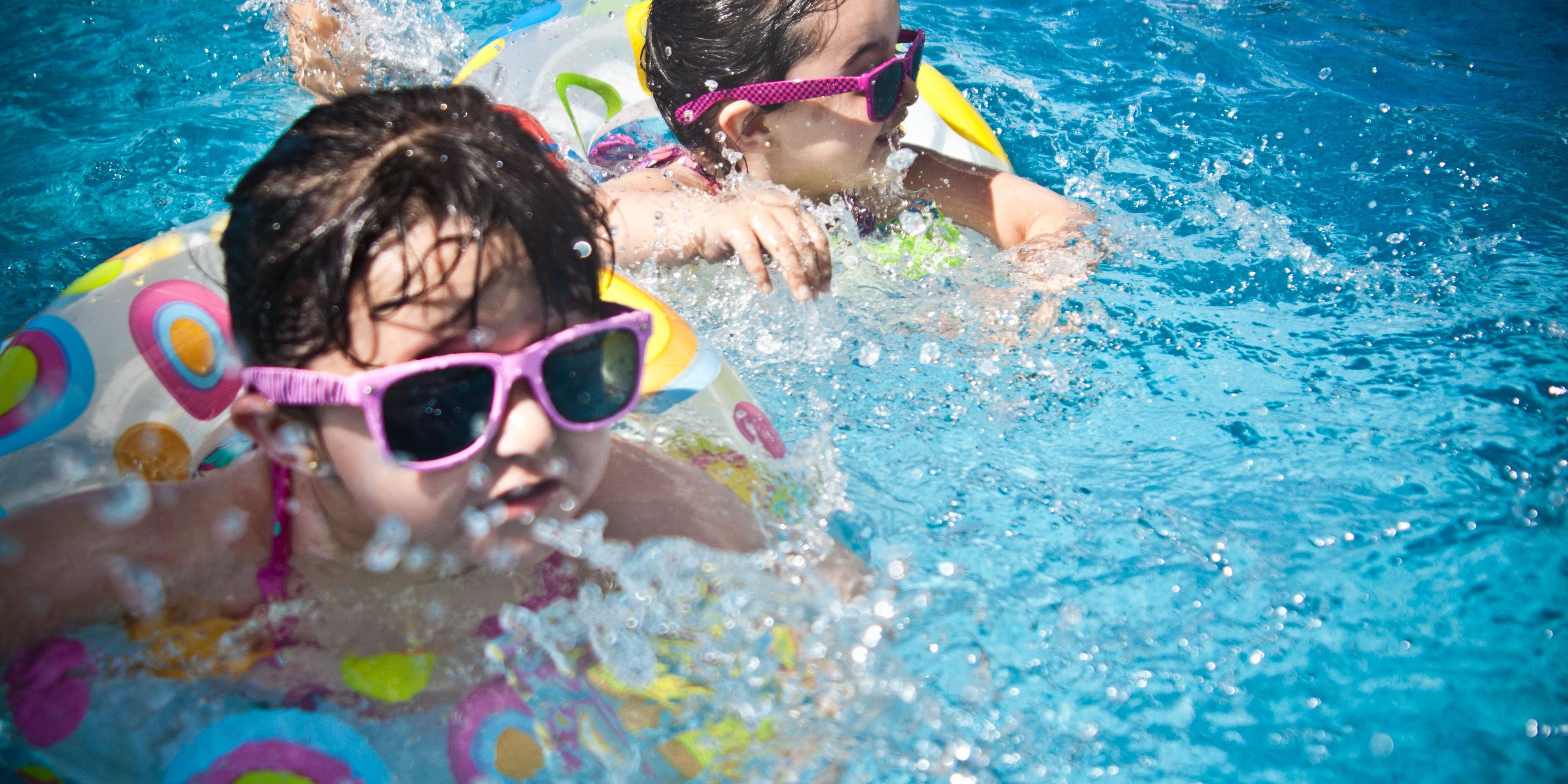 Our outdoor pool and spa are open year around. Pool average temperature of 82 degrees. Open from 8 AM to 10 PM. 