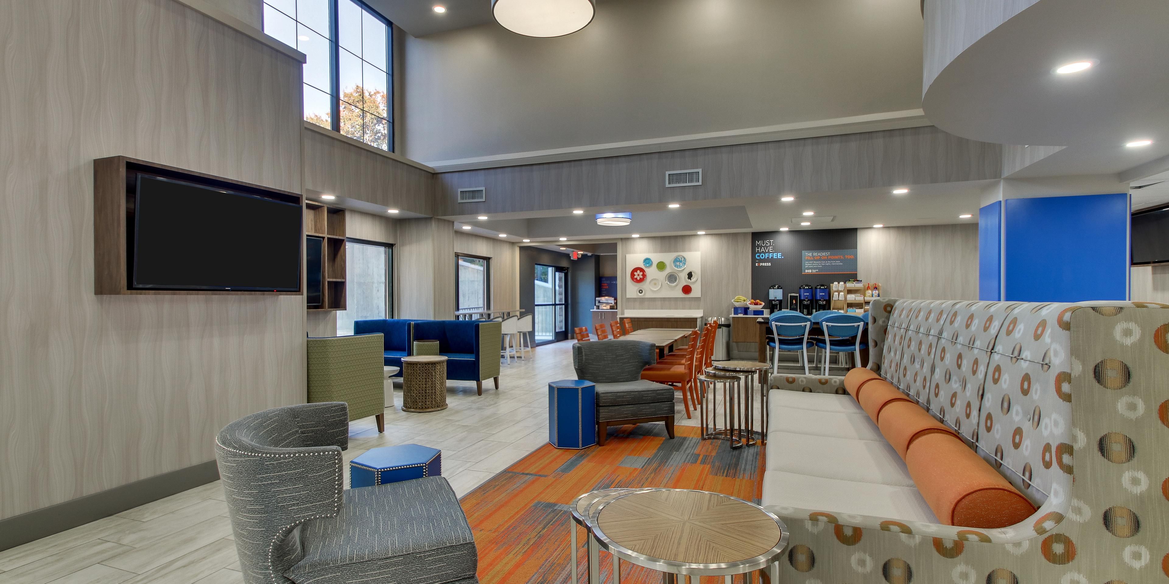 Experience a full and newly renovated property when you walk through the doors of the Holiday Inn Express & Suites Atlanta N-perimeter Mall Area with vibrant colors and a fresh new look!
Enjoy our spacious rooms with modern décor highlights, and feel right at home with both comfort & convenience.