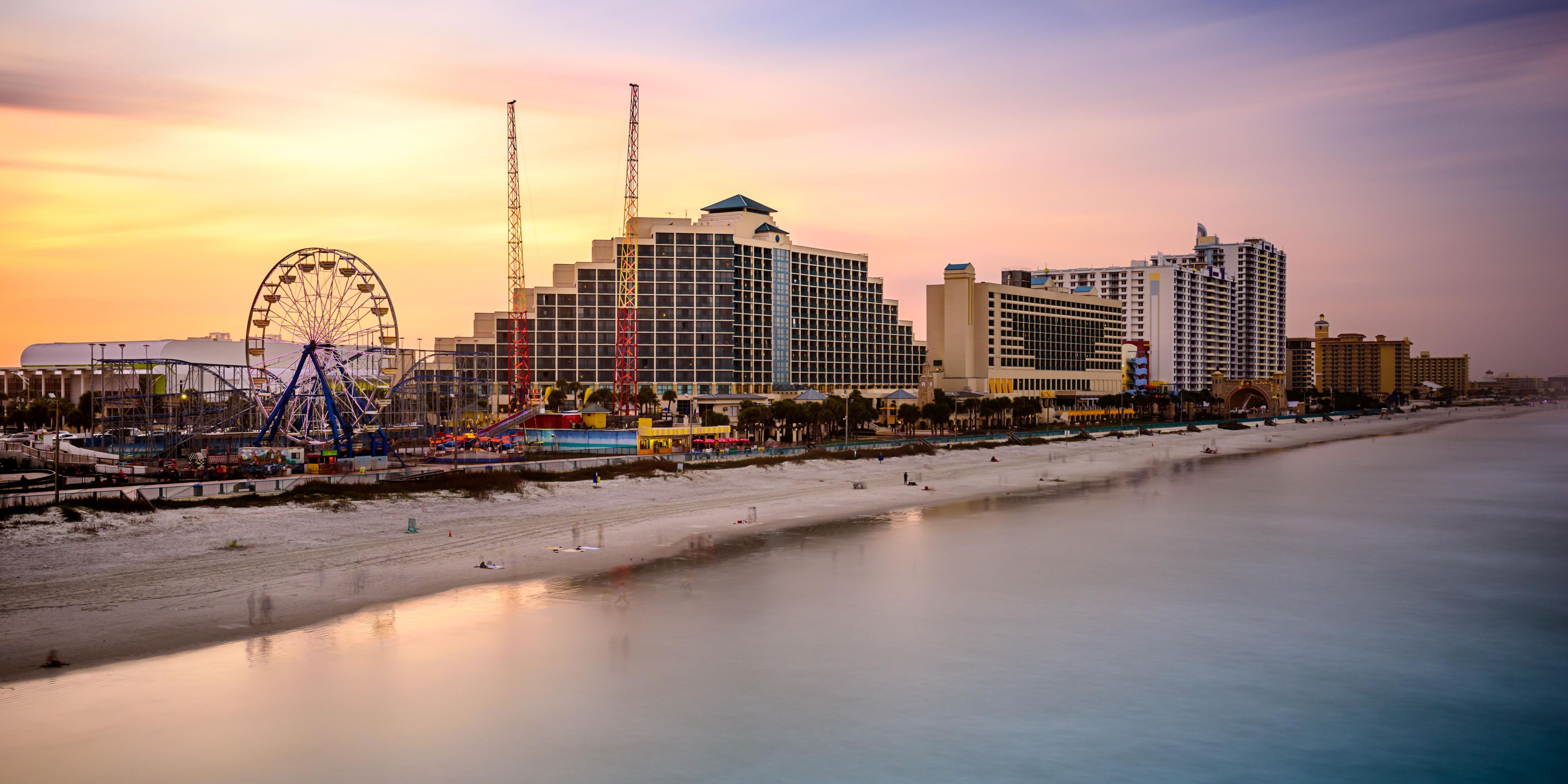 Home of the Daytona International Speedway and the Daytona 500, white sand beaches, waterfront dining and more, Daytona Beach offers fun for the entire family. Daytona Beach is just a short drive from the hotel, so book your stay with us today.