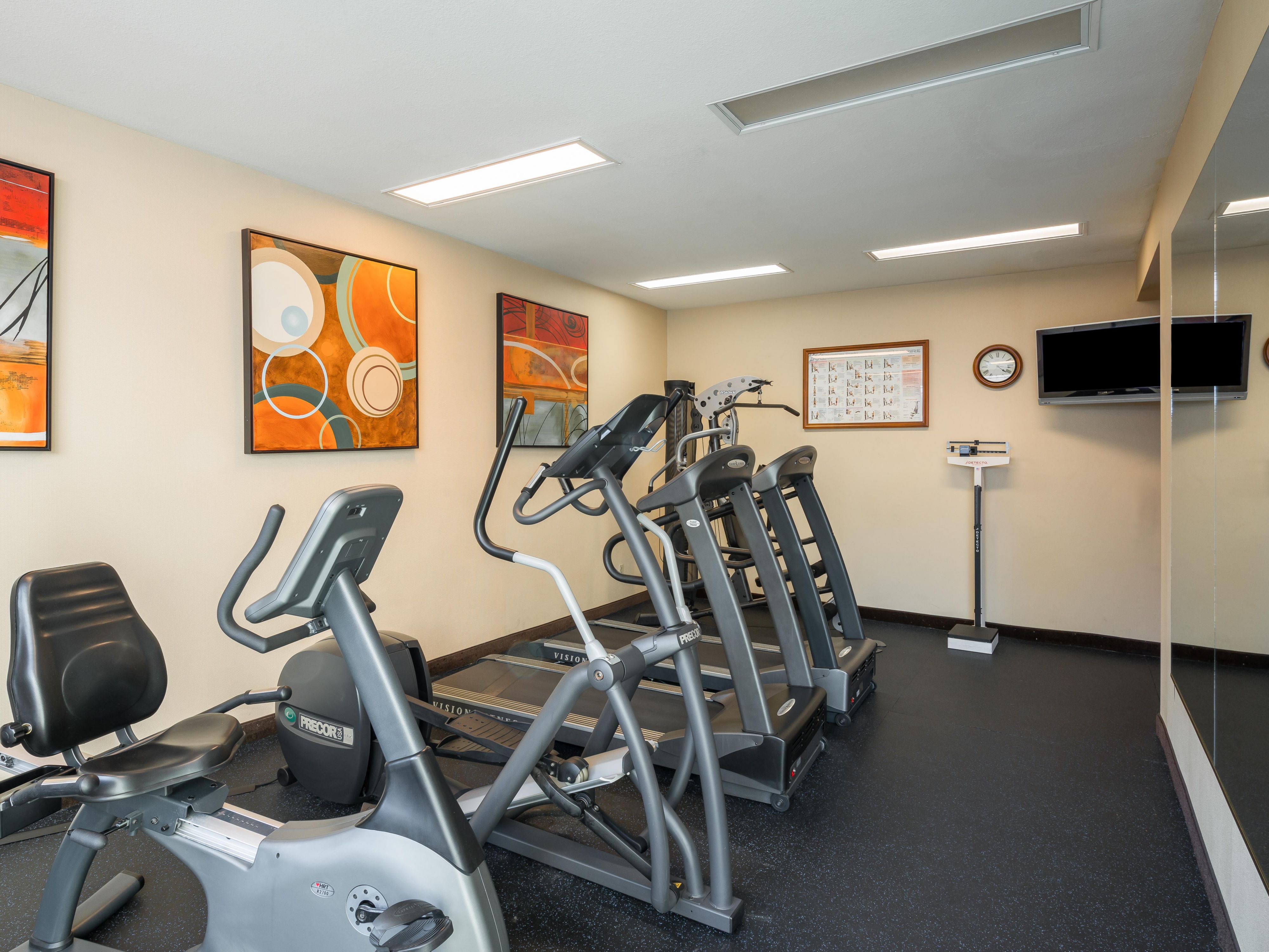 Stay active at our fully equipped Fitness Center. Whether you prefer an early morning cardio workout or a late-night strengthening session, our Fitness Center is available 24 hours to fit your preferences and schedule. 