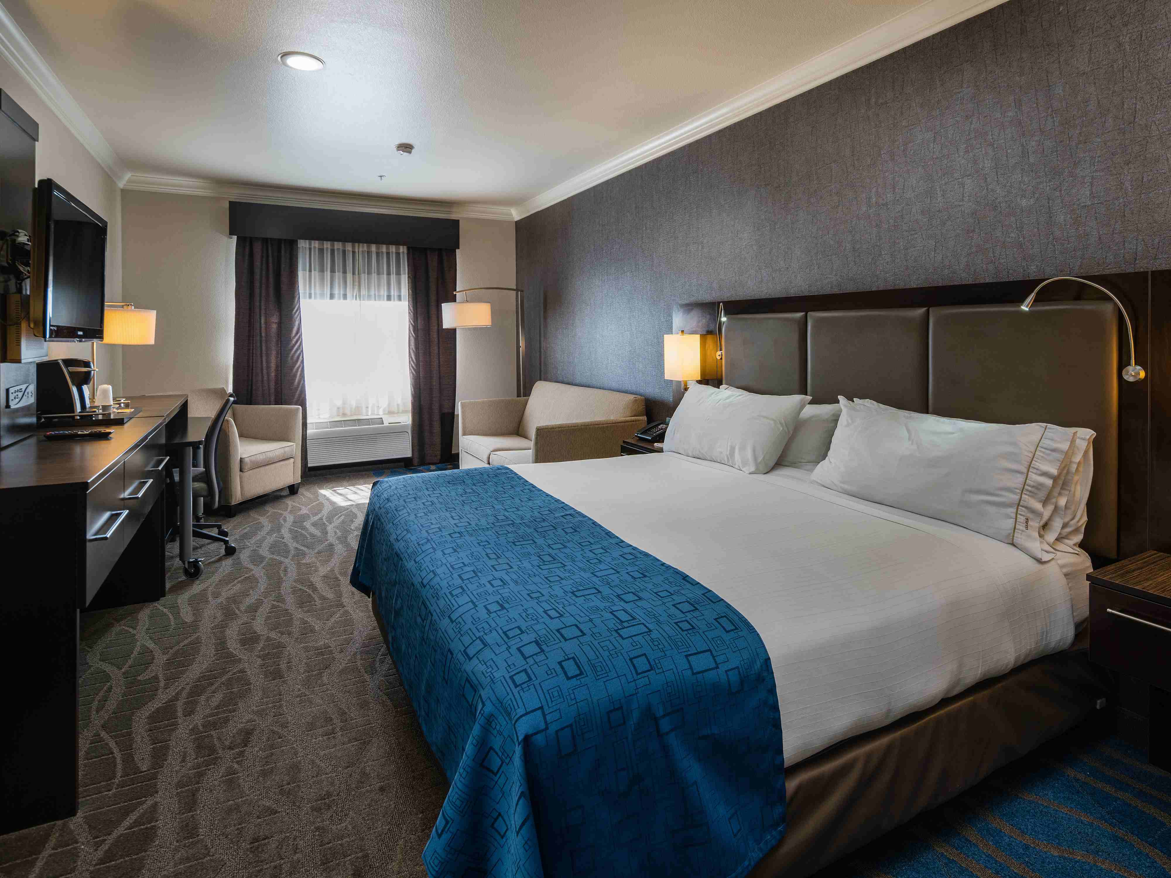 Hotels In Santa Clara, CA Near Levi Stadium | Holiday Inn Express & Suites Santa  Clara