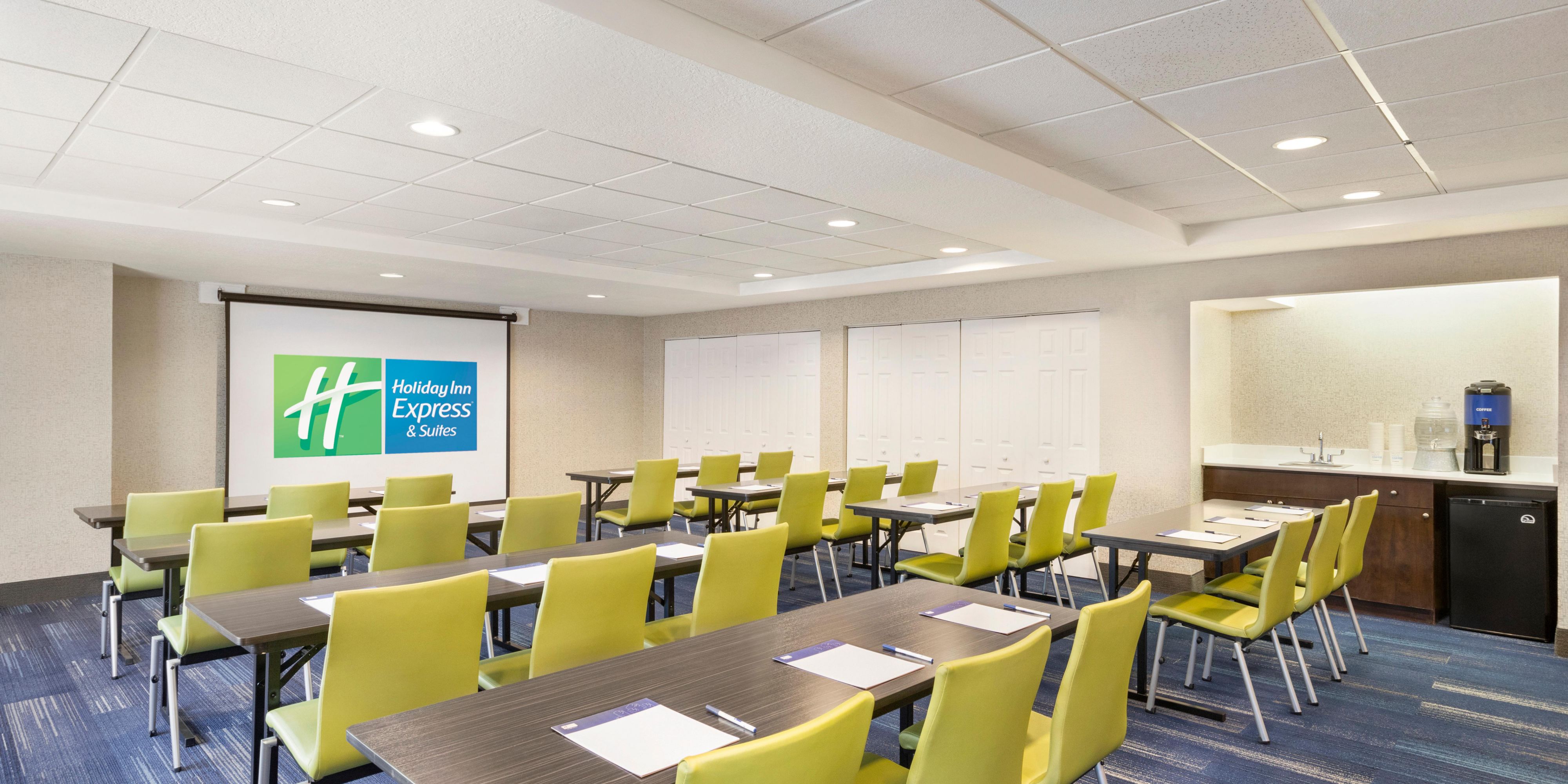 Host a formal business meeting in our small-scale meeting space which can accommodate 12 in a banquet-style setting, 40 in a U-shape setup, 70 in a theatre-style setup, and 25 in a banquet-style setup. Meeting packages are available.