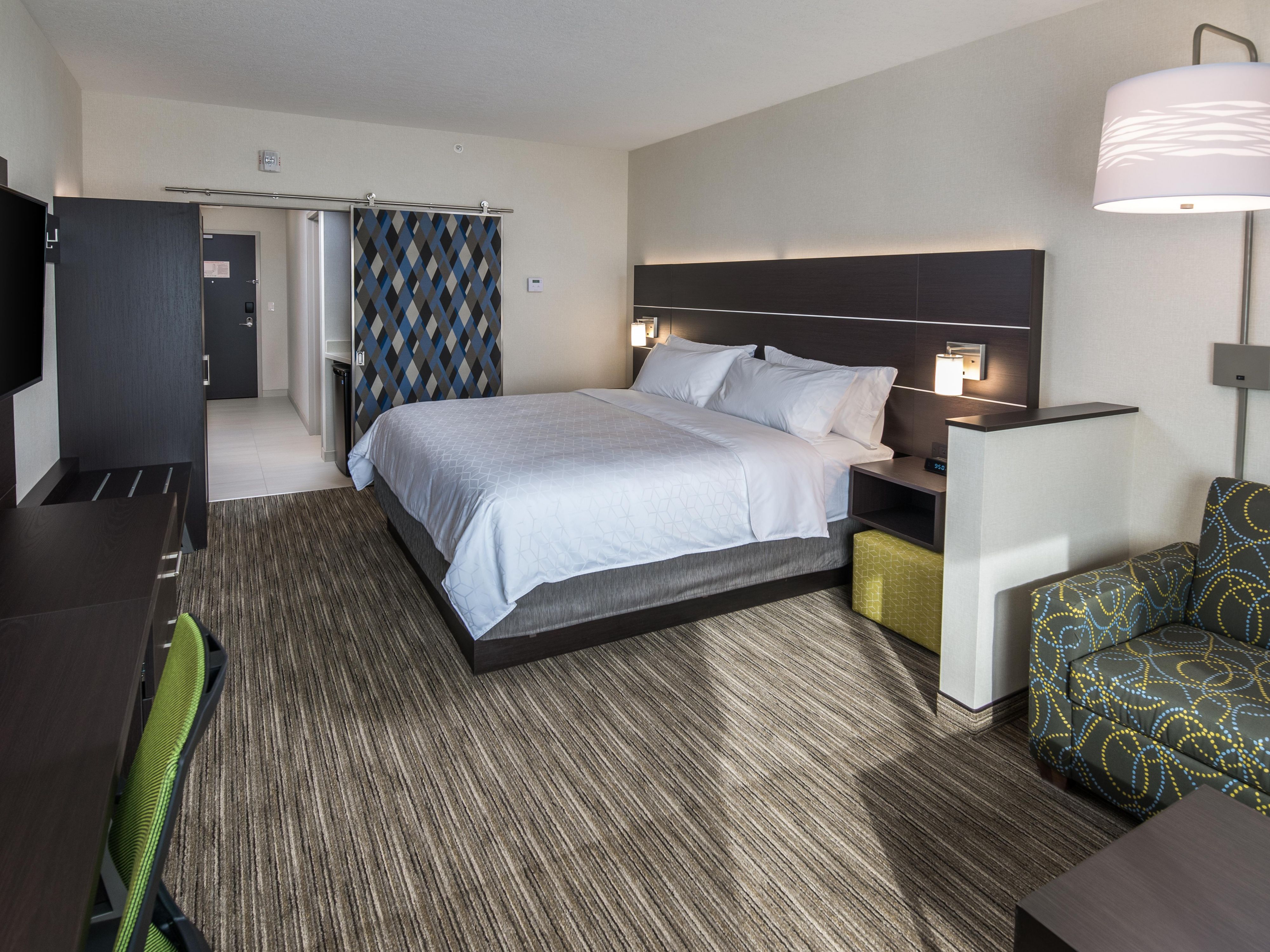 Holiday Inn Express & Suites Saskatoon East - University Guest Room ...