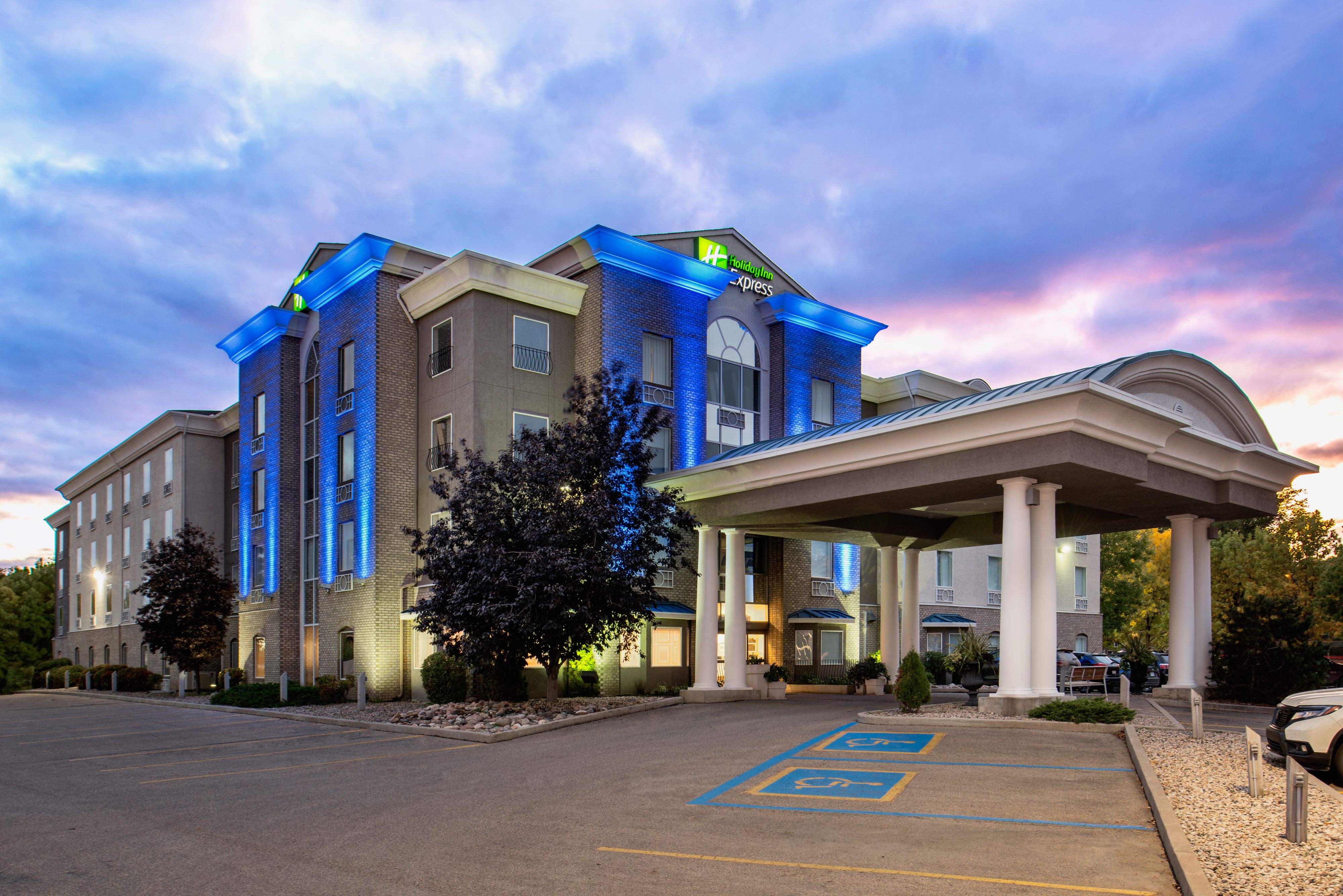 Holiday Inn Express Suites Saskatoon Centre Hotel By Ihg