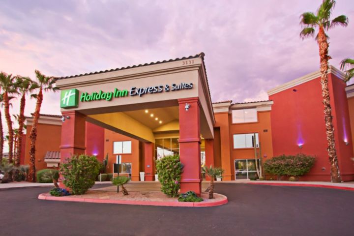 Holiday Inn Express & Suites Scottsdale - Old