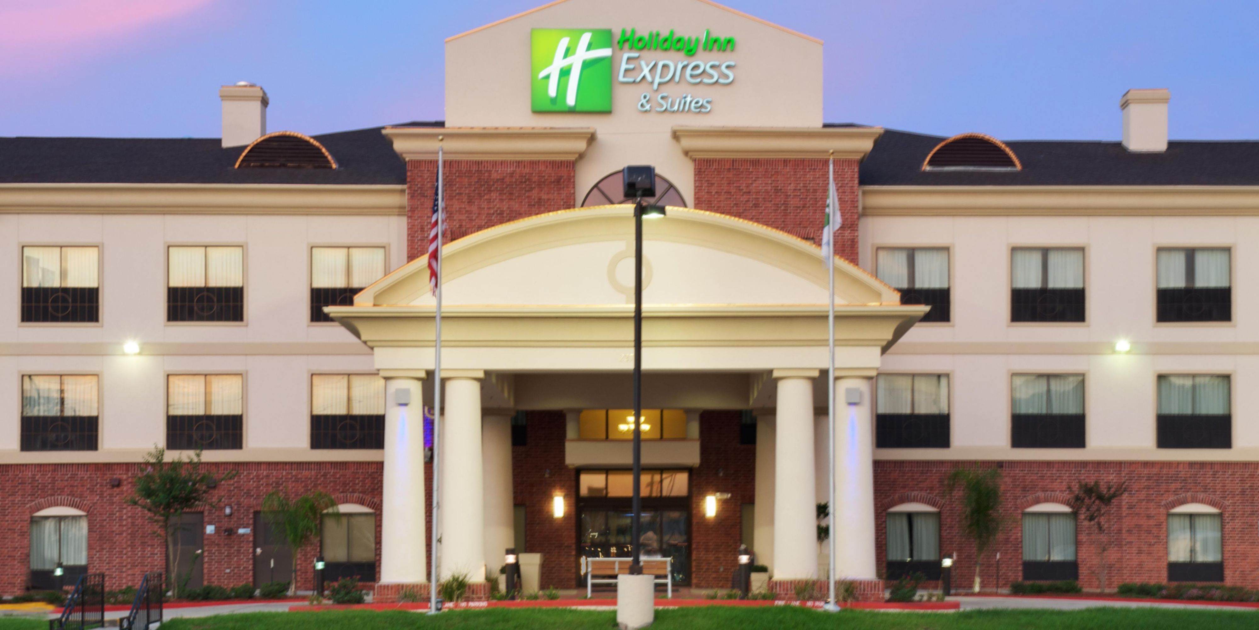 Holiday Inn Express & Suites Sealy