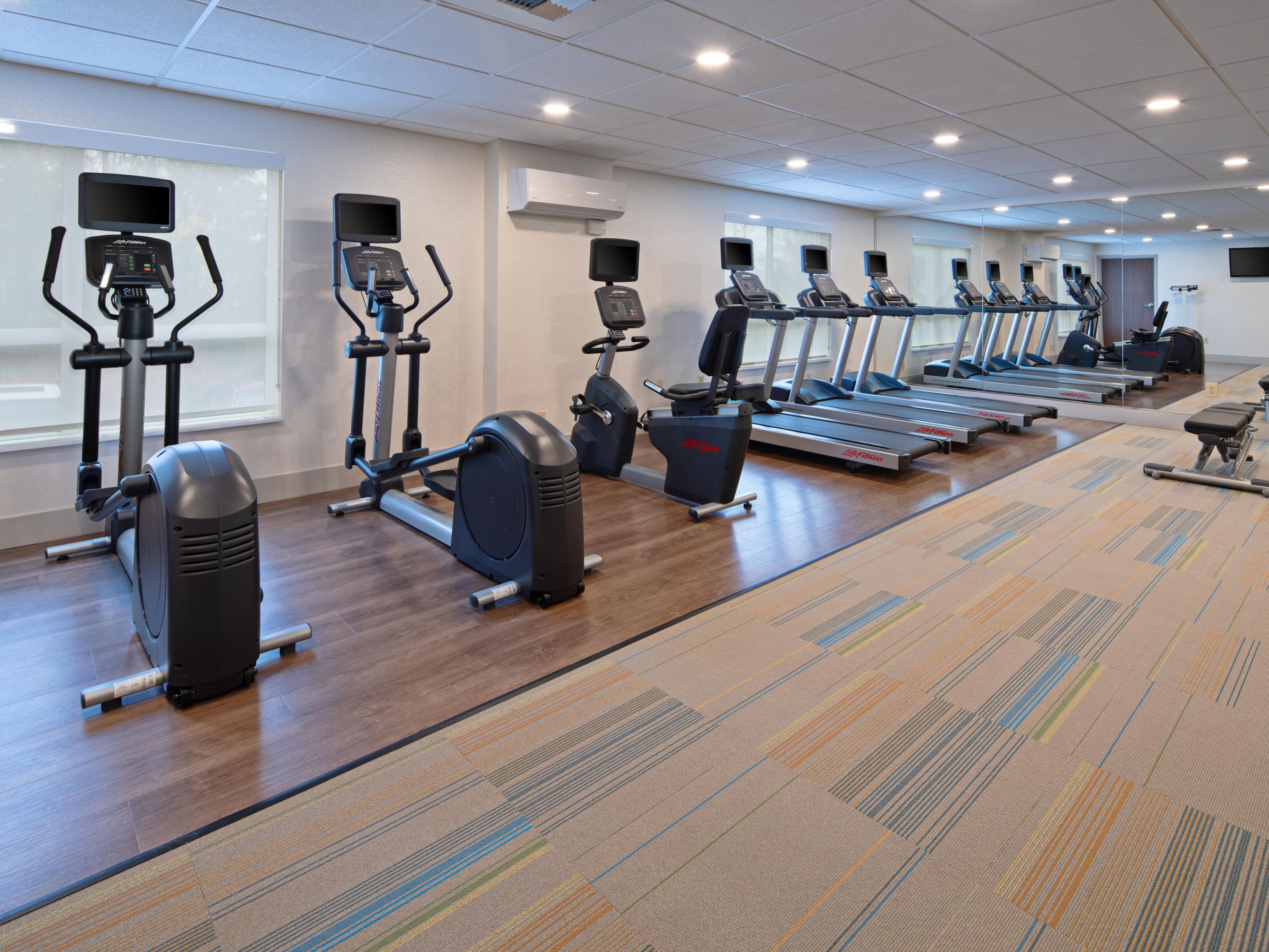 Open 24/7 & social distance approved.  Capacity 2 people at a time