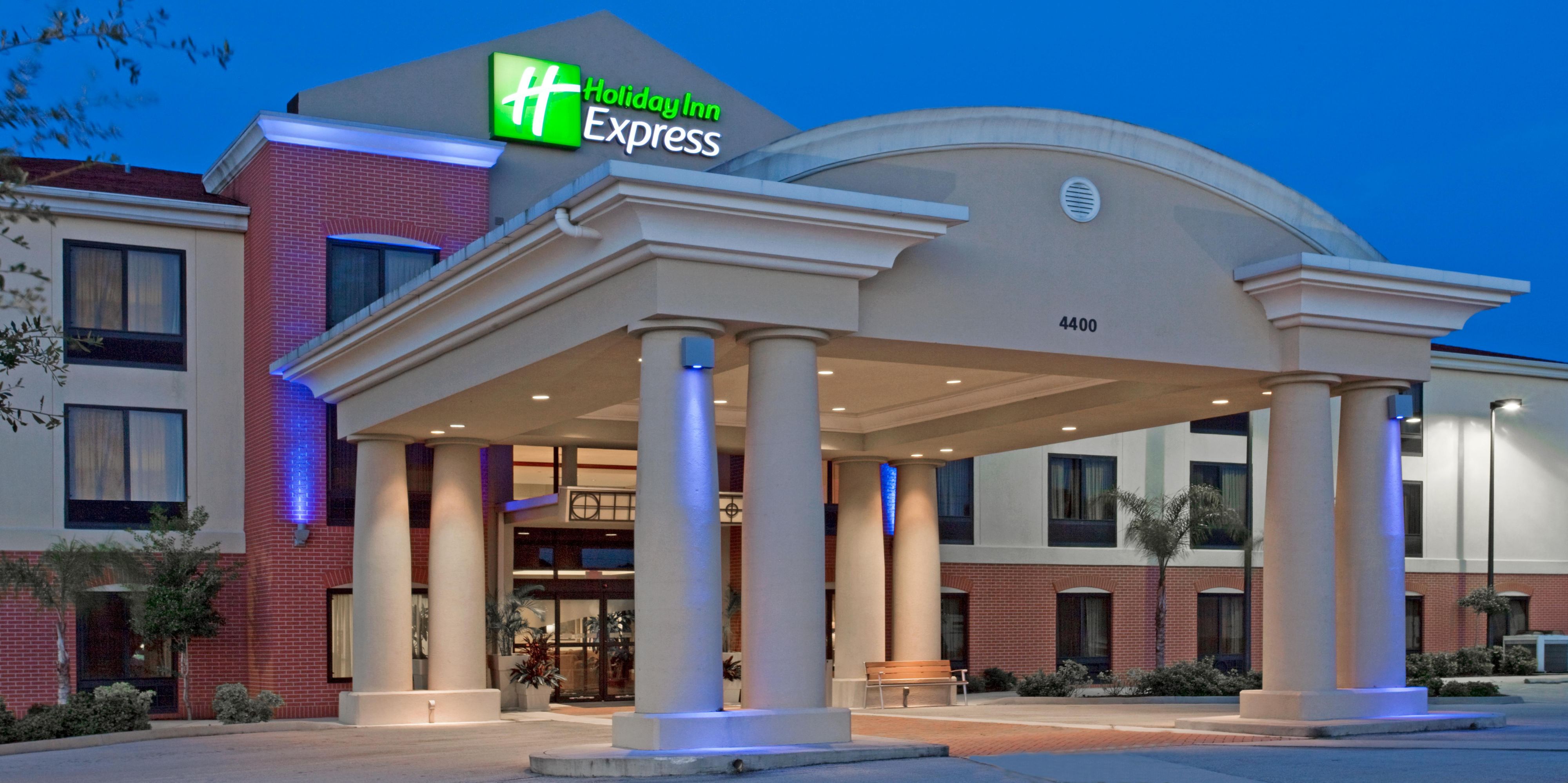 Holiday Inn Express And Suites Sebring 4303778939 2x1