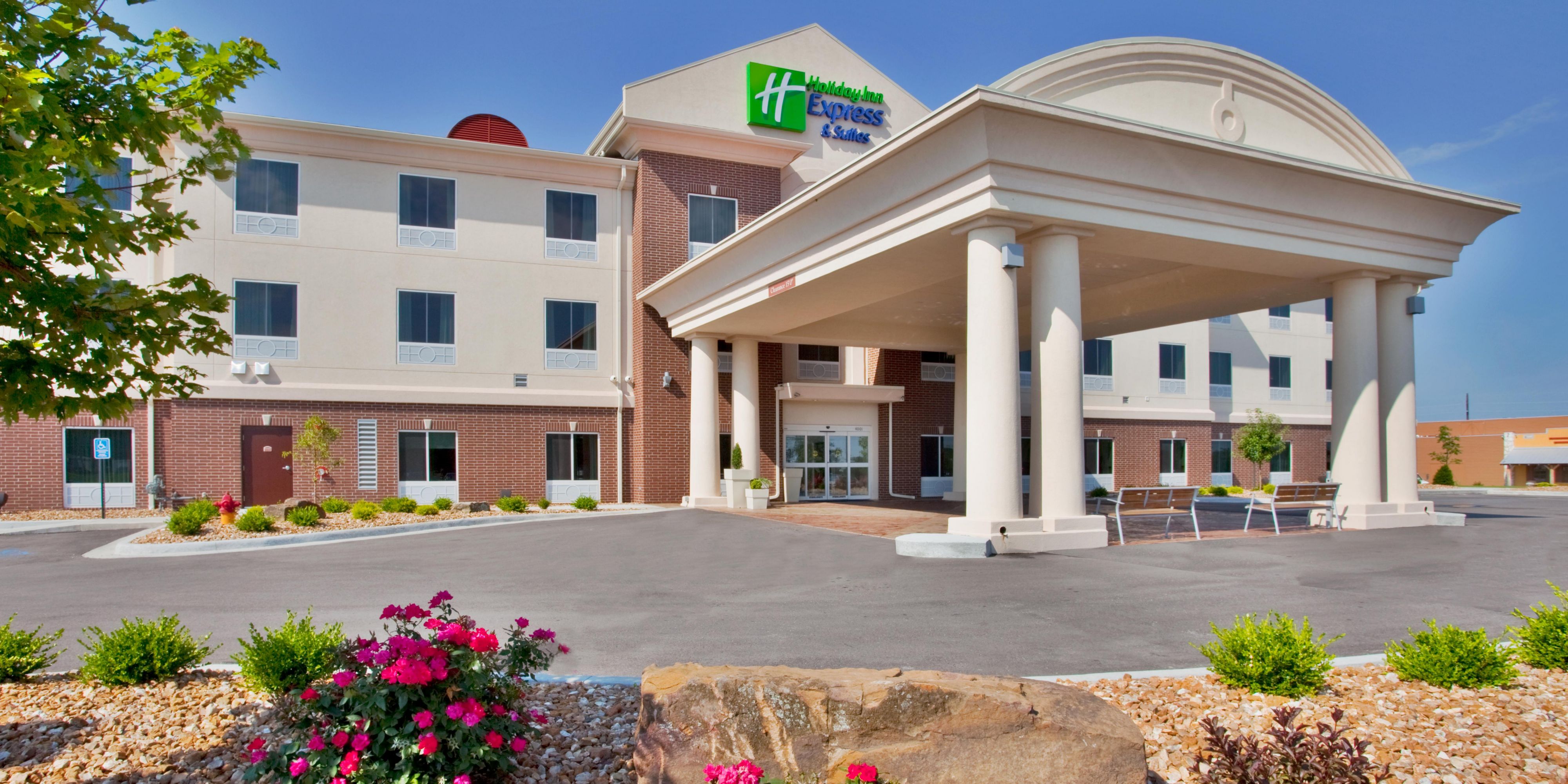 Holiday Inn Express & Suites Sedalia