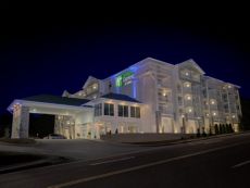 Holiday Inn Express & Suites Pigeon Forge - Sevierville