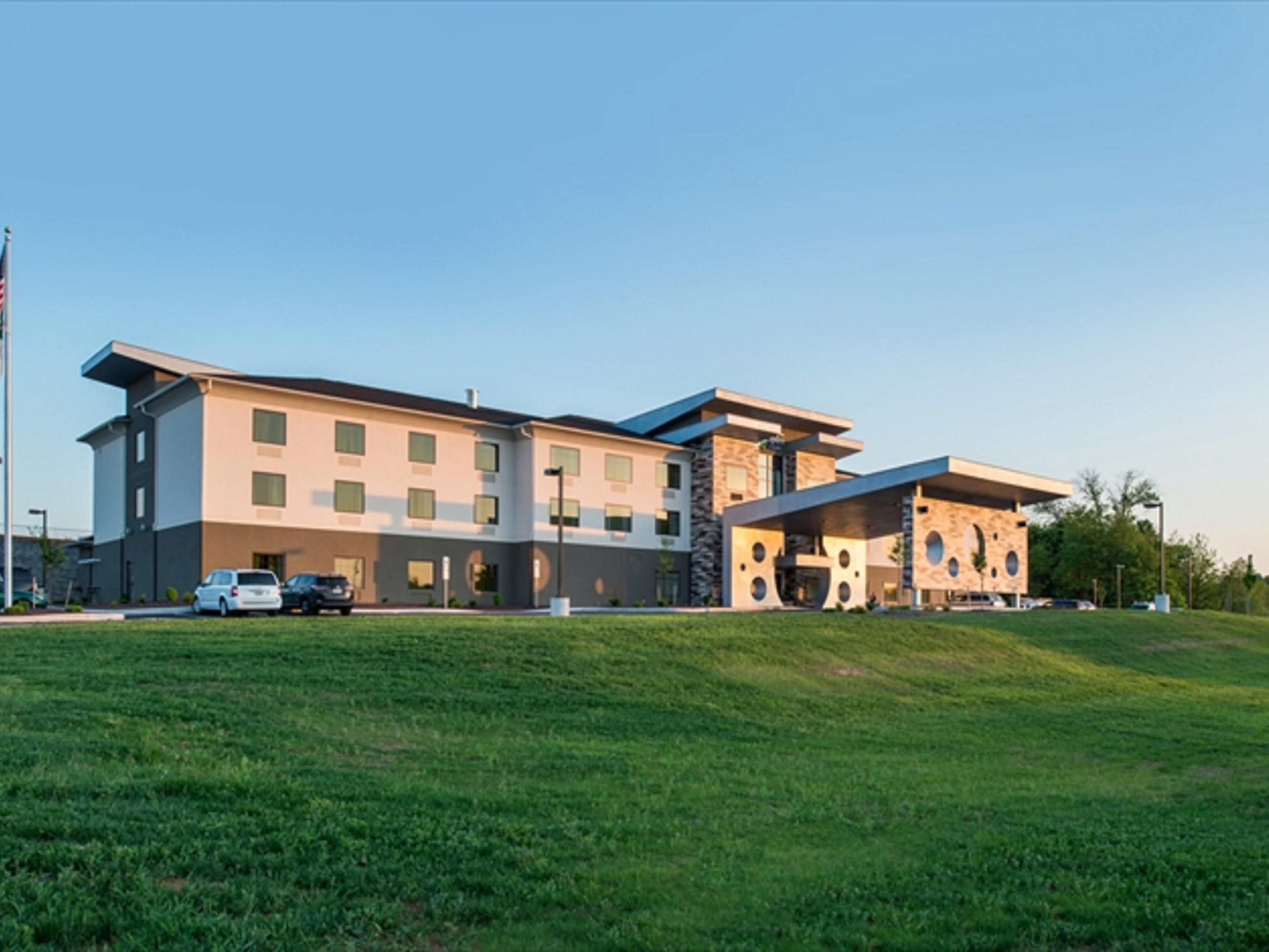 Hotel in Shippensburg, PA Holiday Inn Express & Suites Shippensburg
