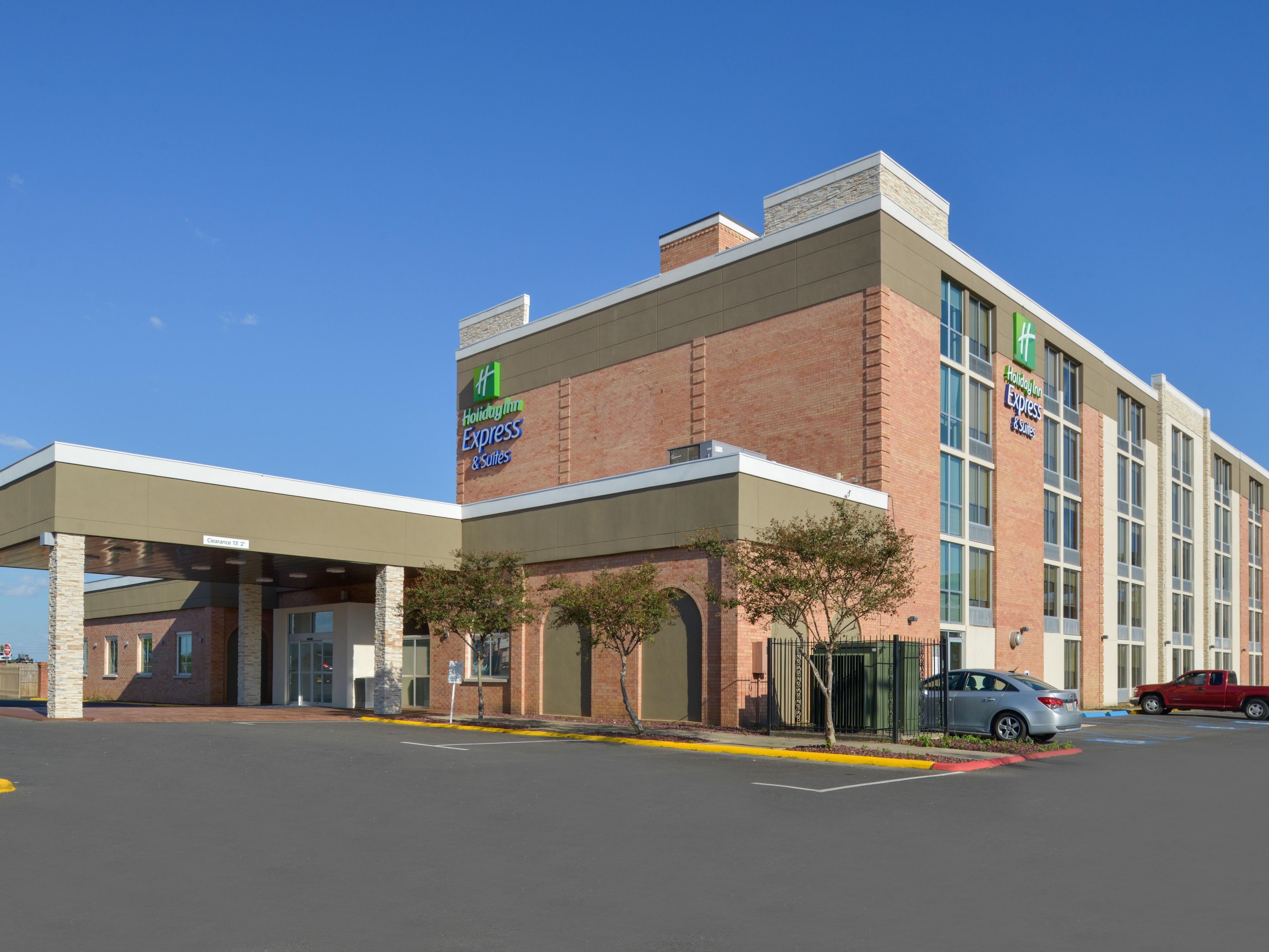 Welcome to the Holiday Inn Express & Suites Shreveport Downtown