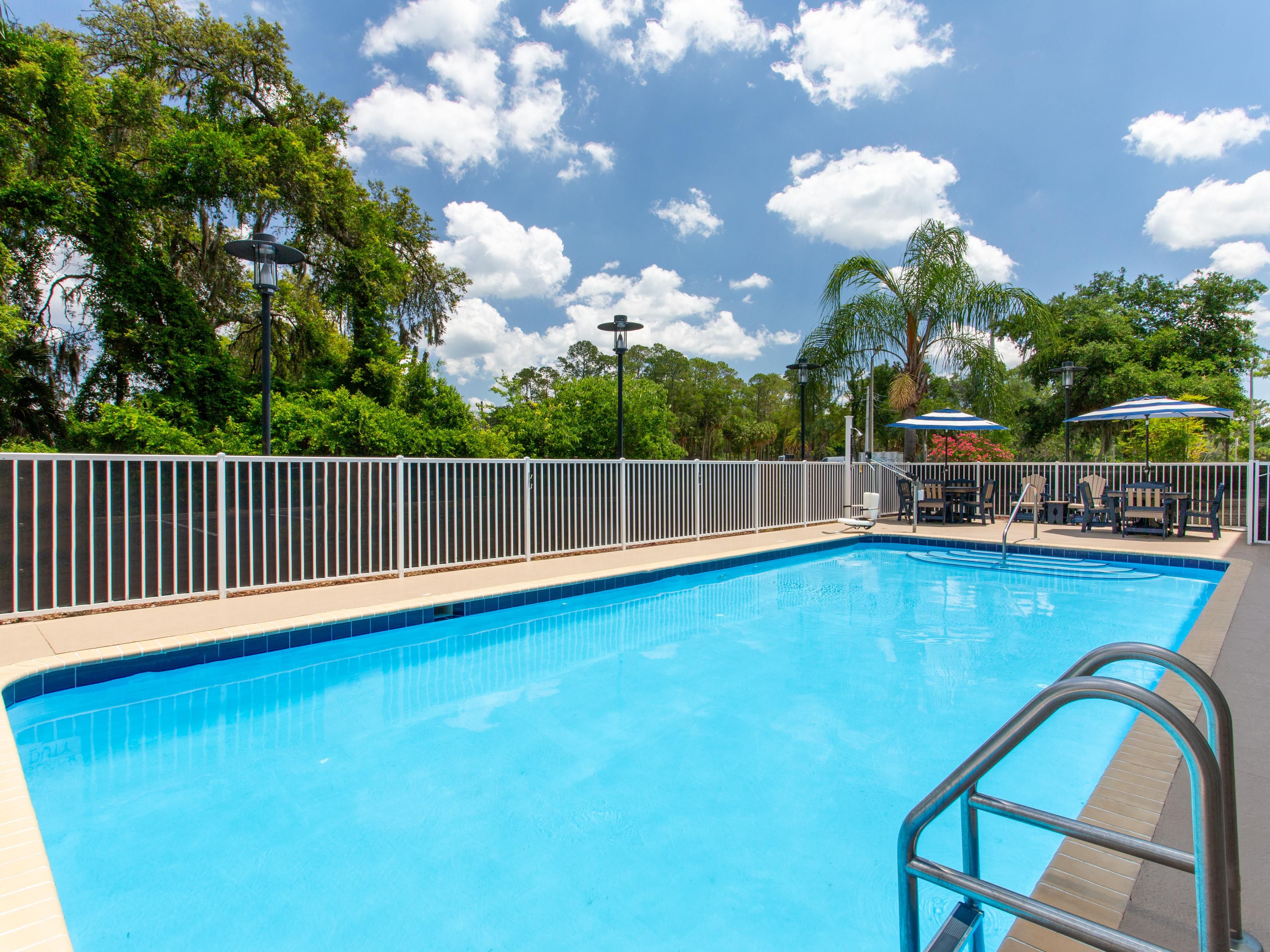 Hotel near Ocala National Forest | Holiday Inn Express & Suites Silver ...