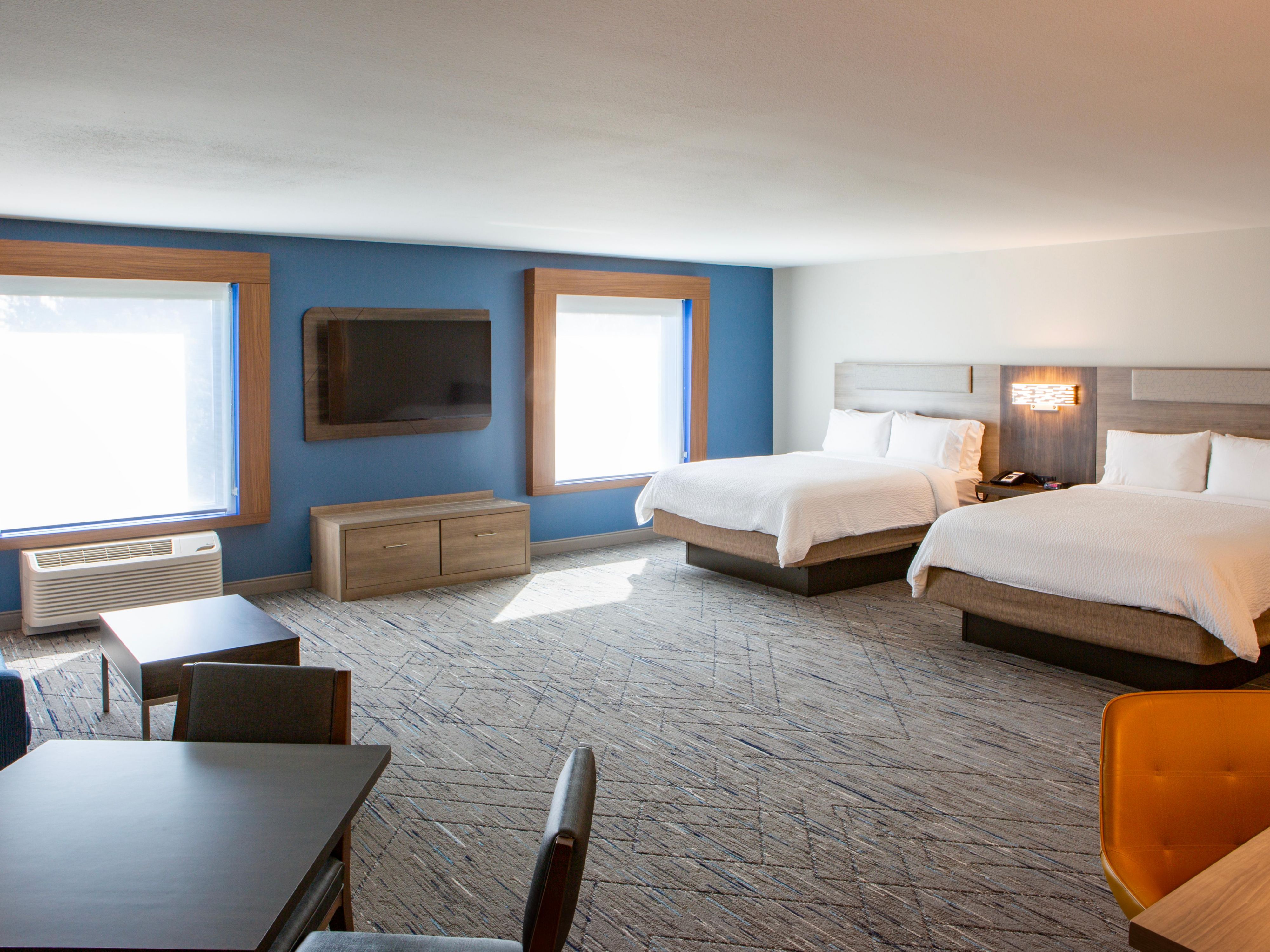 Sioux City hotel with oversized double queen suite