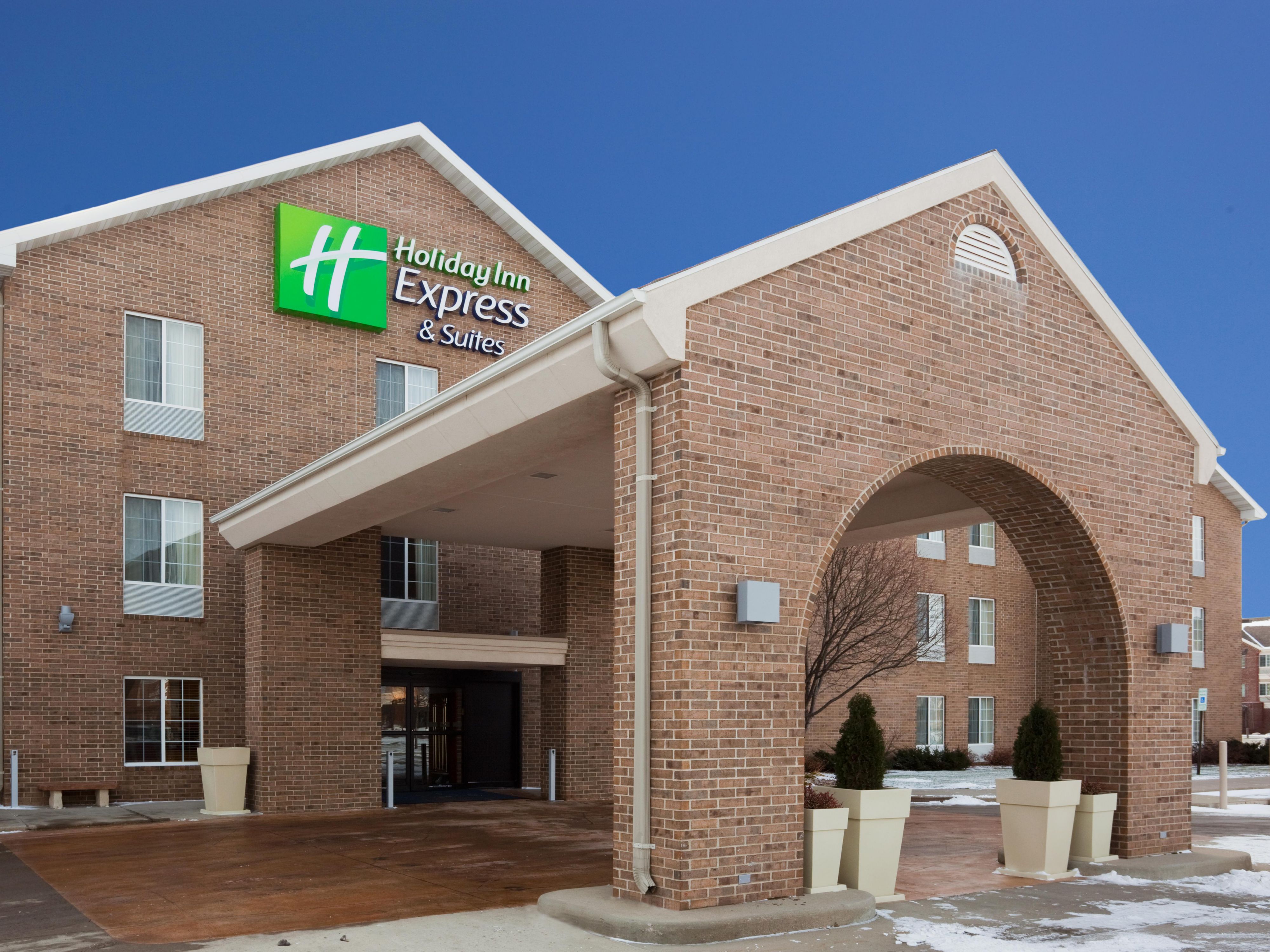 Welcome to Holiday Inn Express Hotel & Suites Sioux Falls!